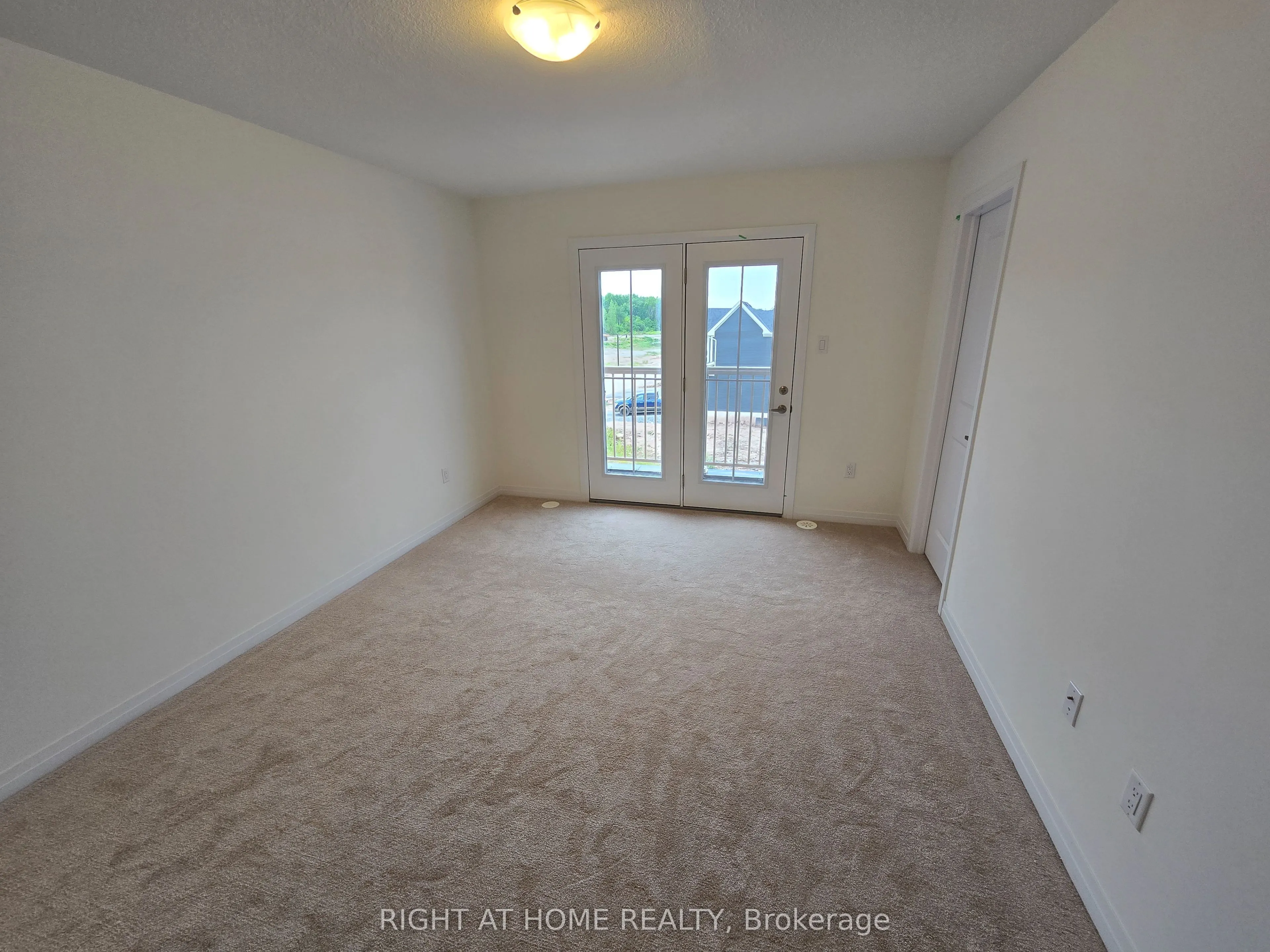 12 Feather Road