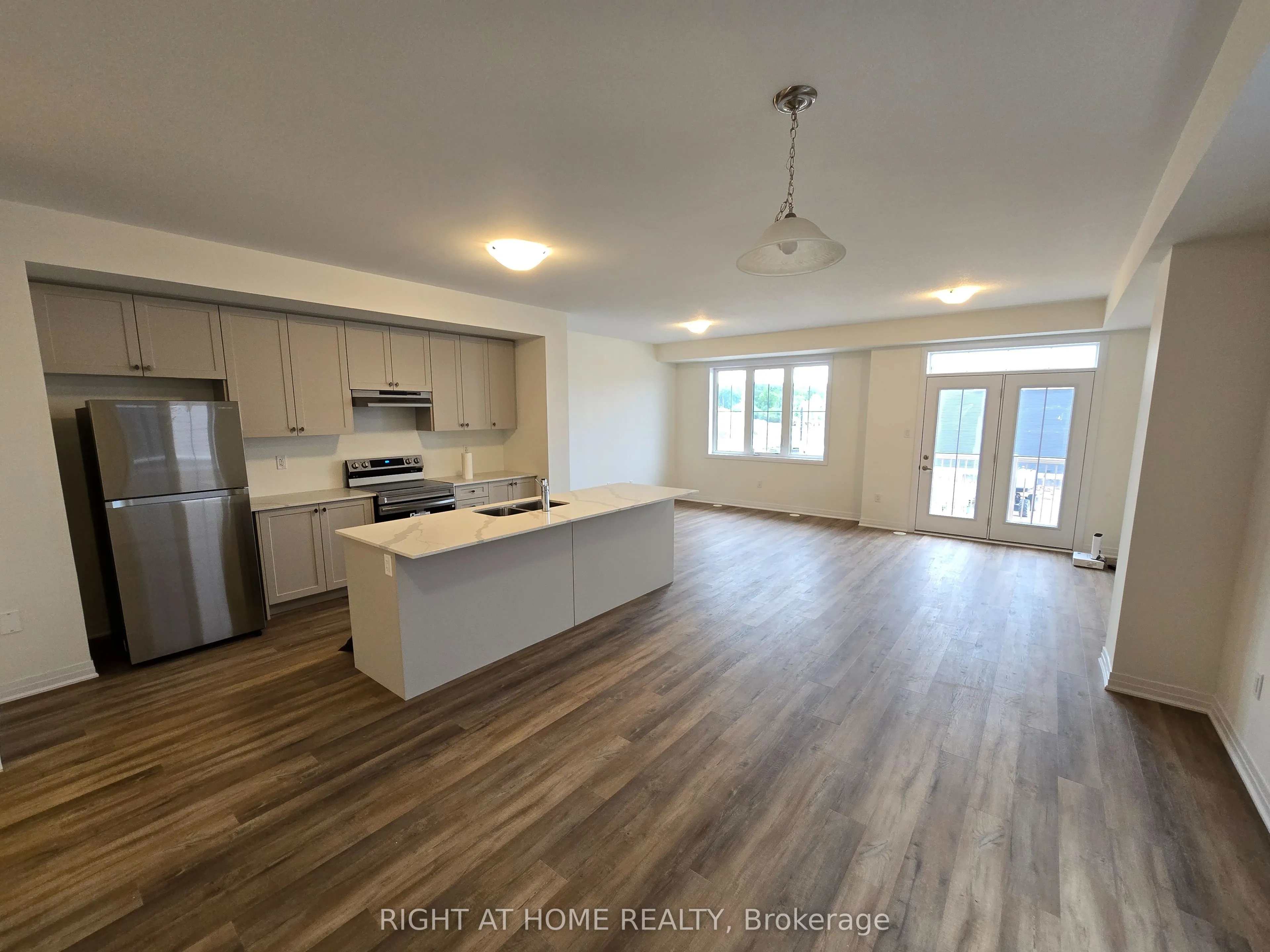 12 Feather Road