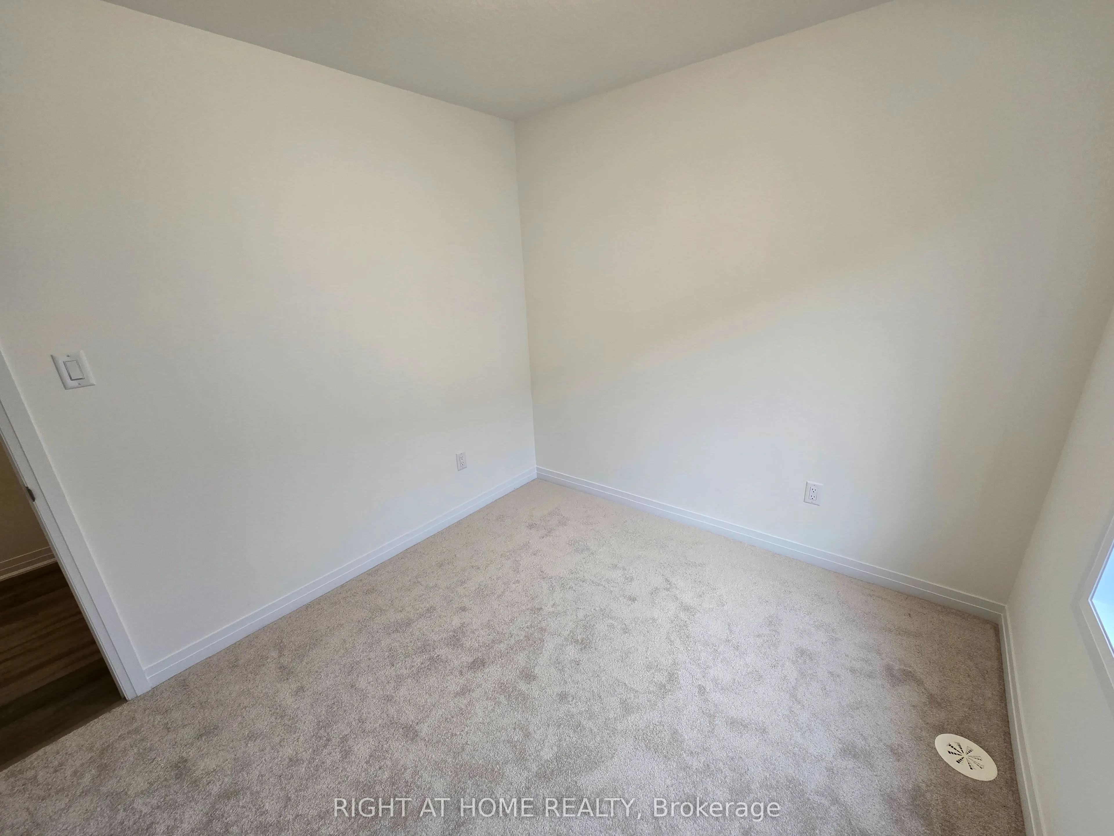 12 Feather Road