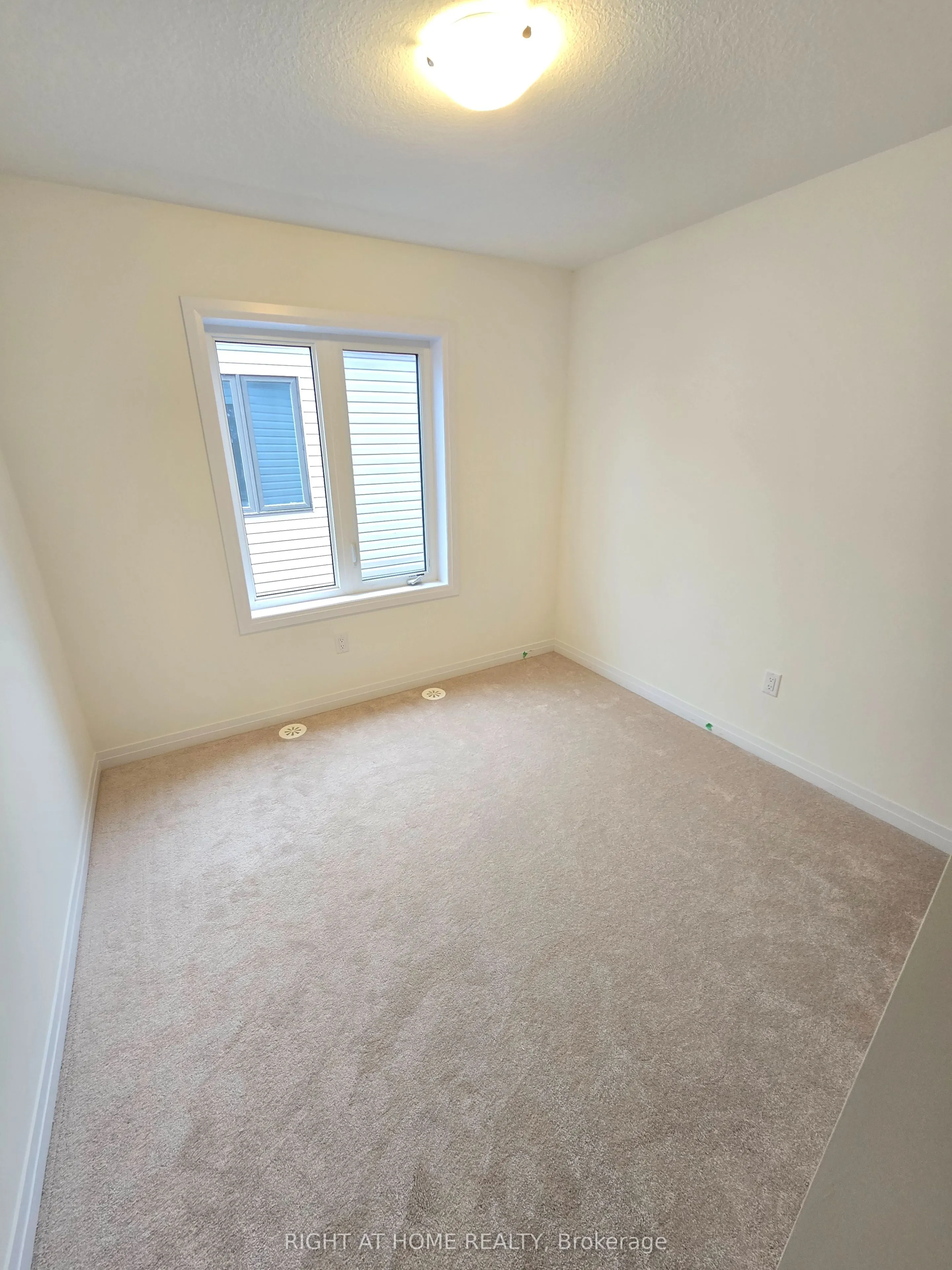 12 Feather Road