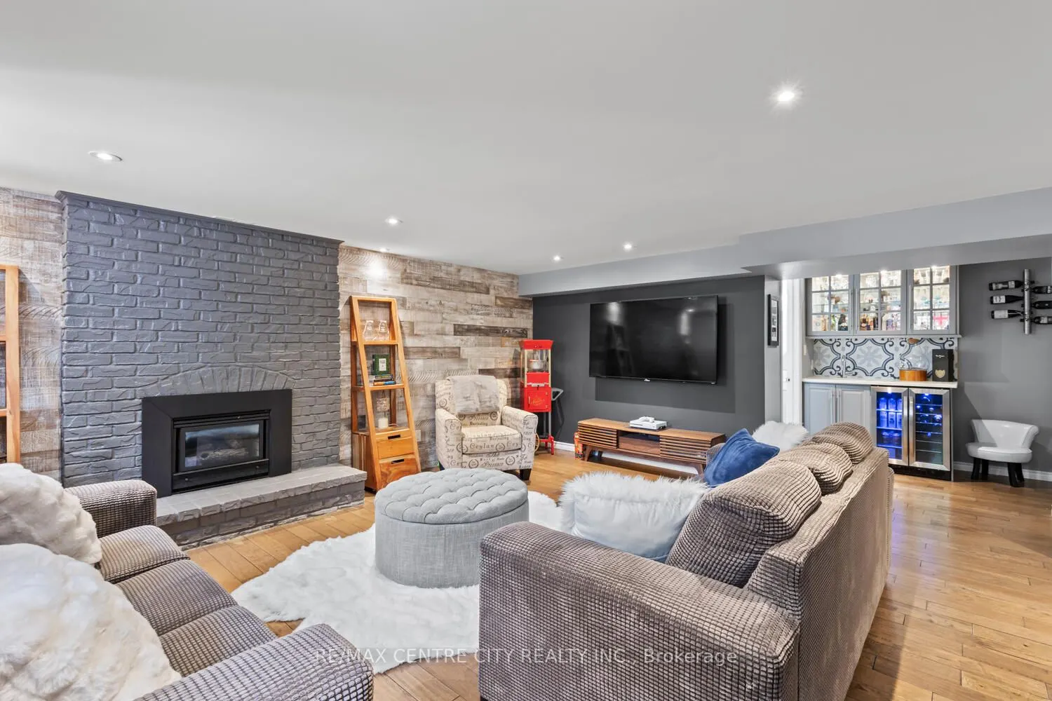 469 Belvedere Place