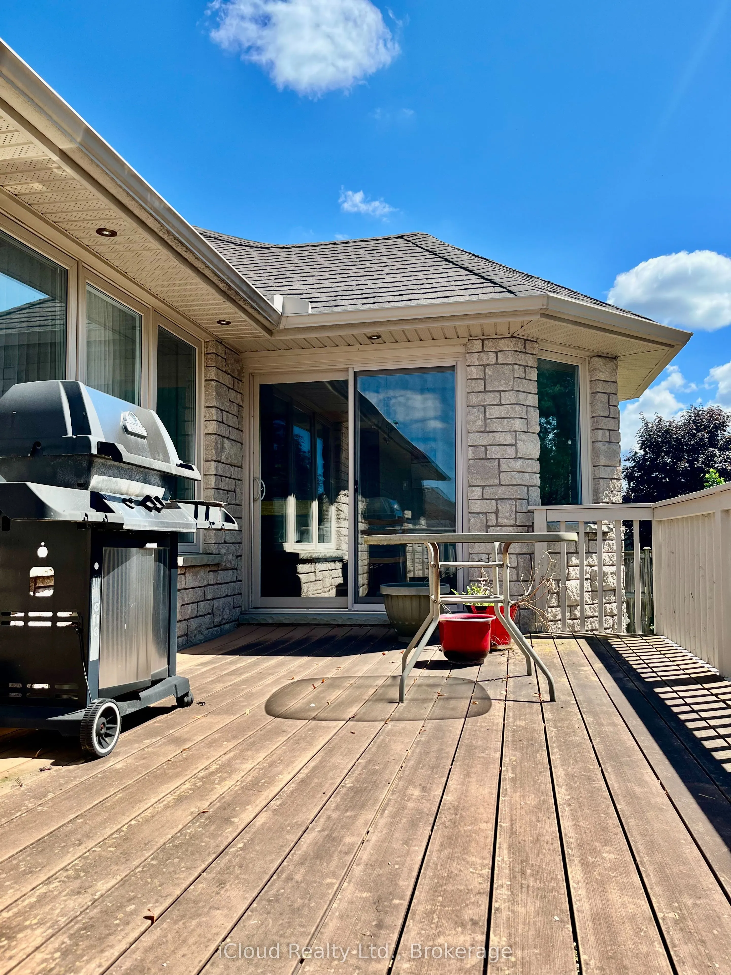 782 Brentwood Drive