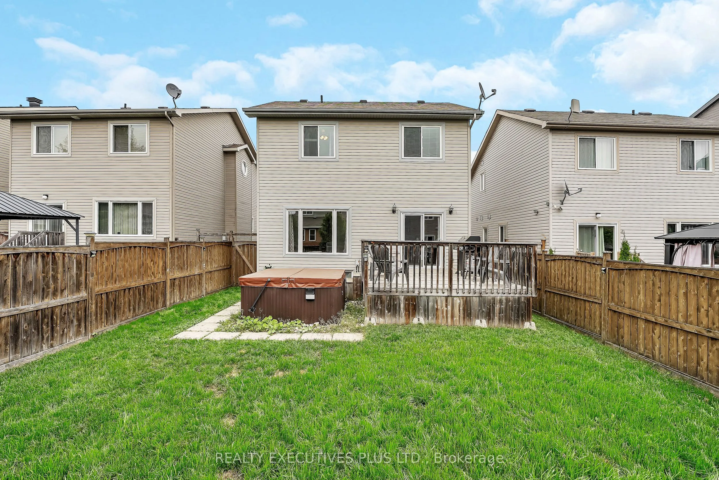 341 Jasper Crescent