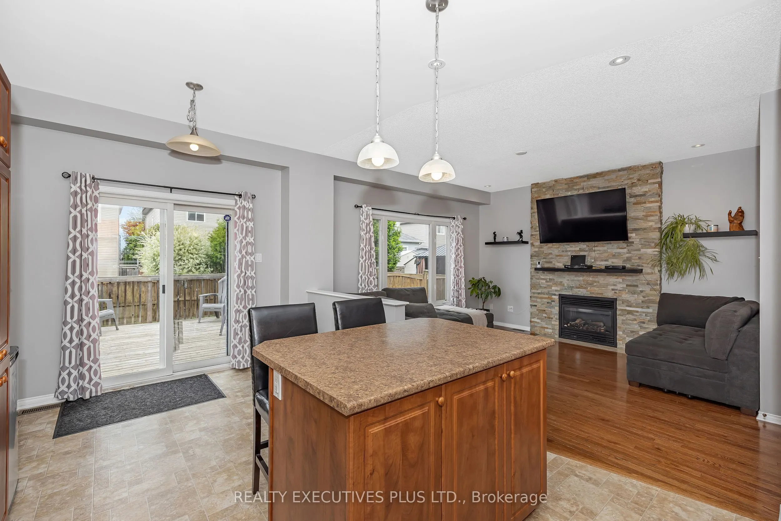 341 Jasper Crescent