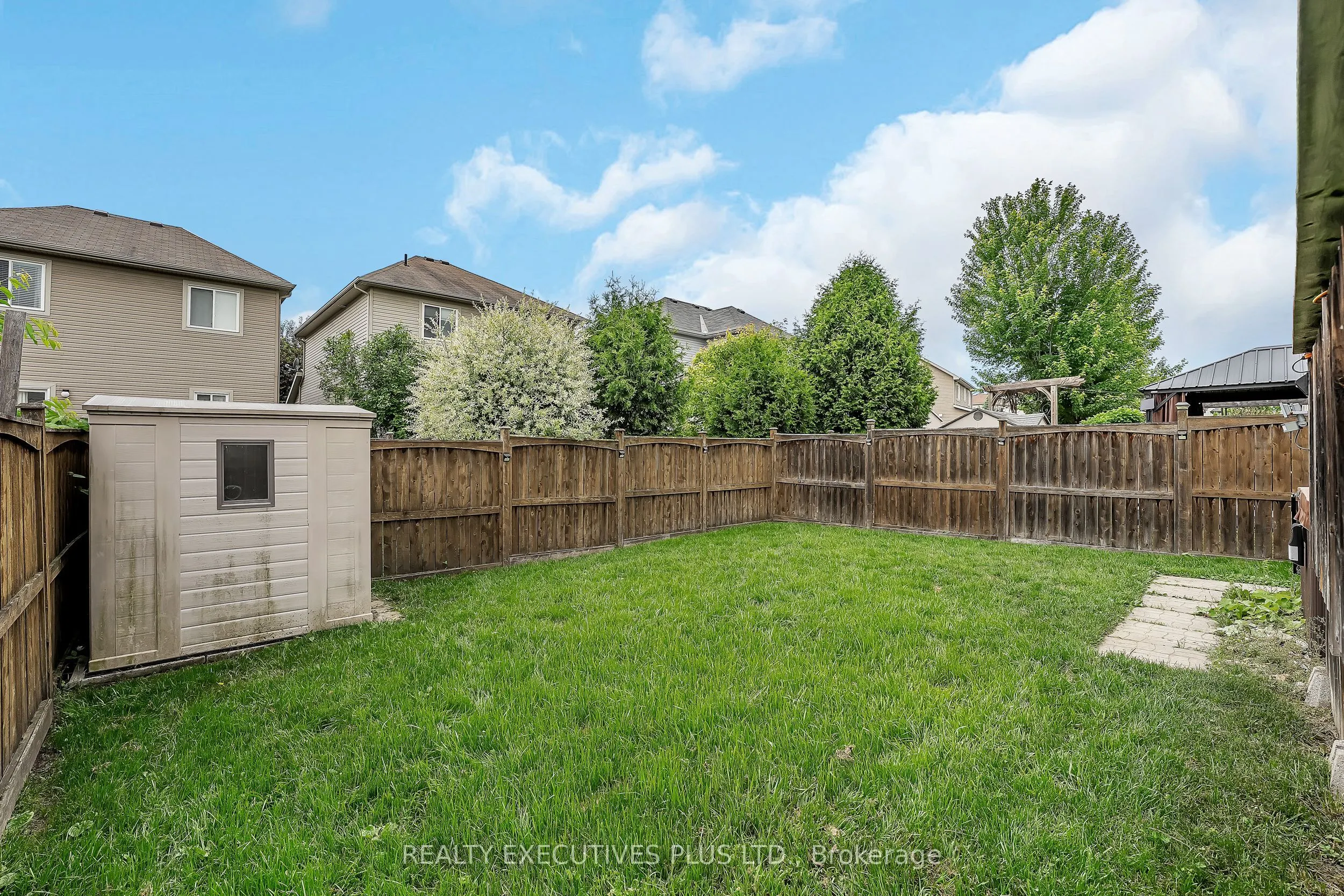 341 Jasper Crescent