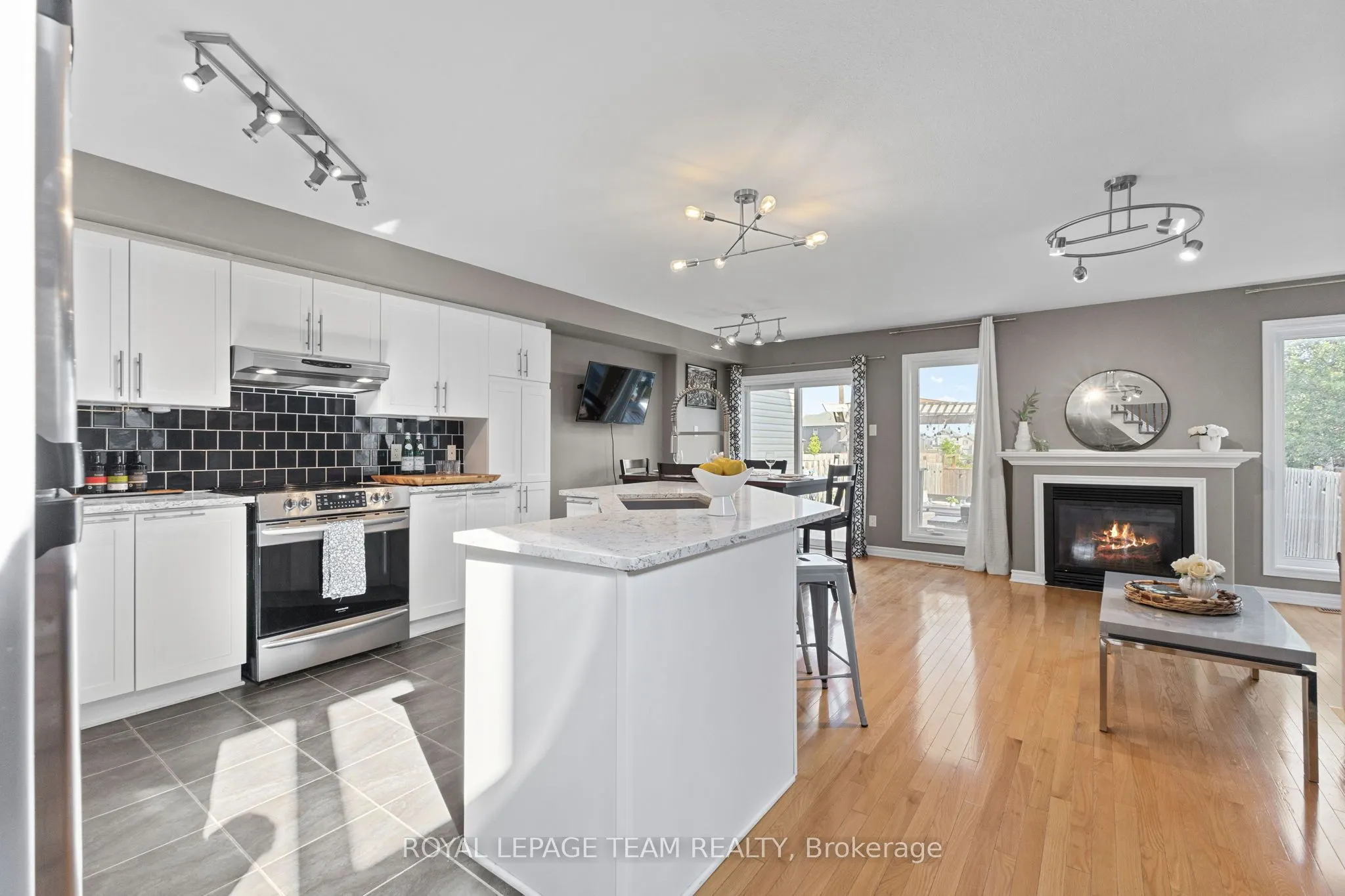 1879 Arrowgrass Way