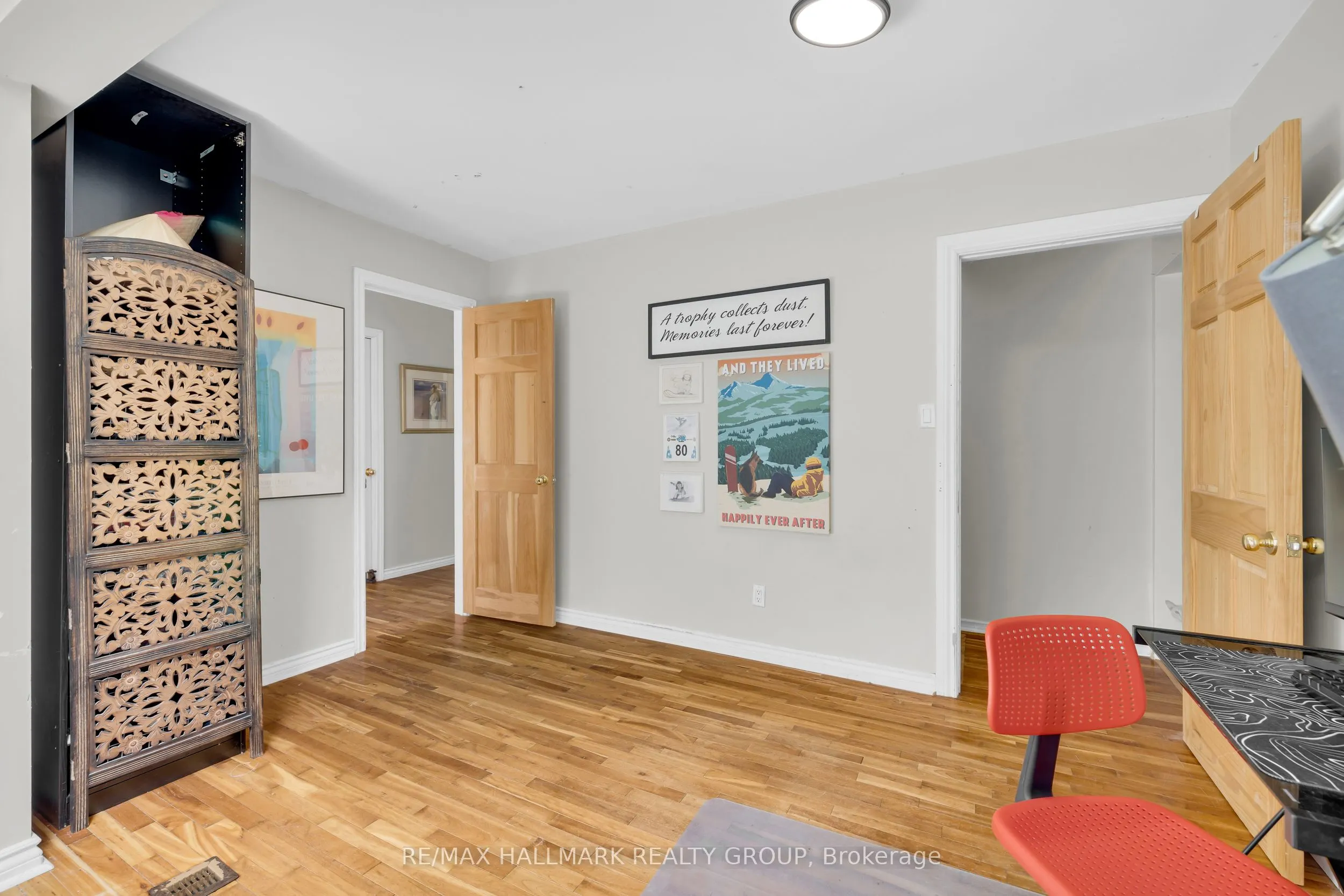 2860 Barlow Crescent