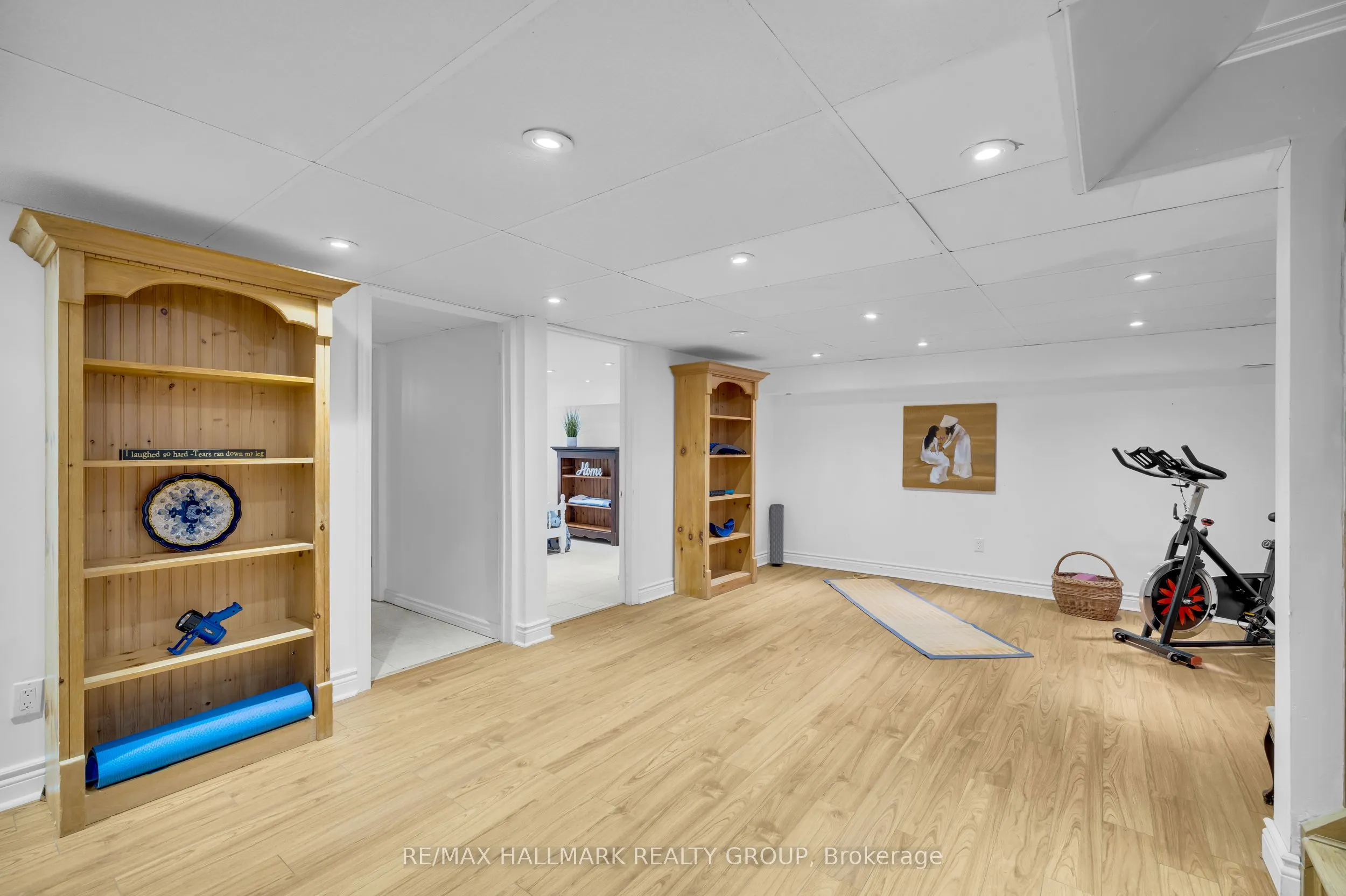 2860 Barlow Crescent