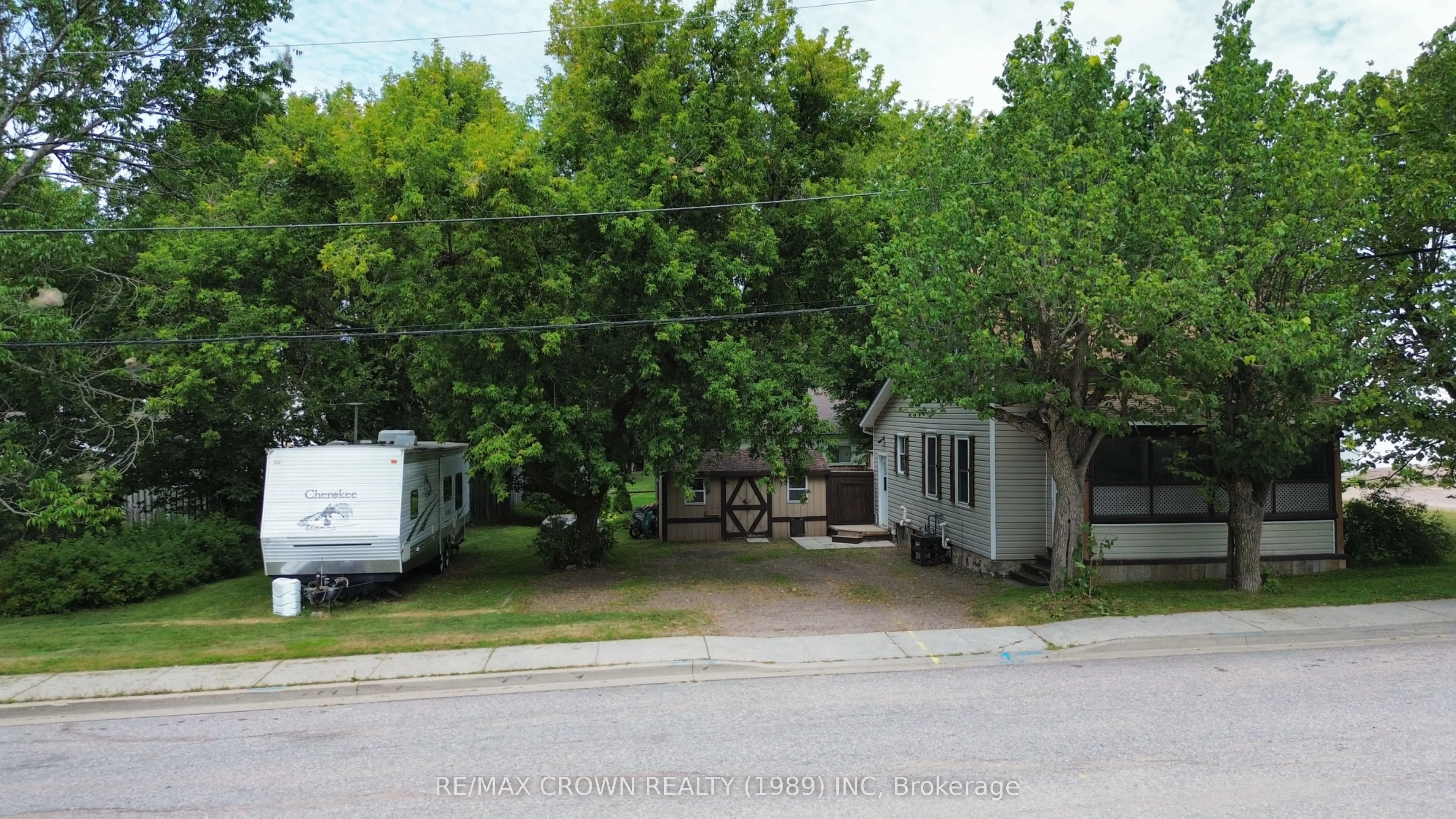62 Memorial Park Drive W