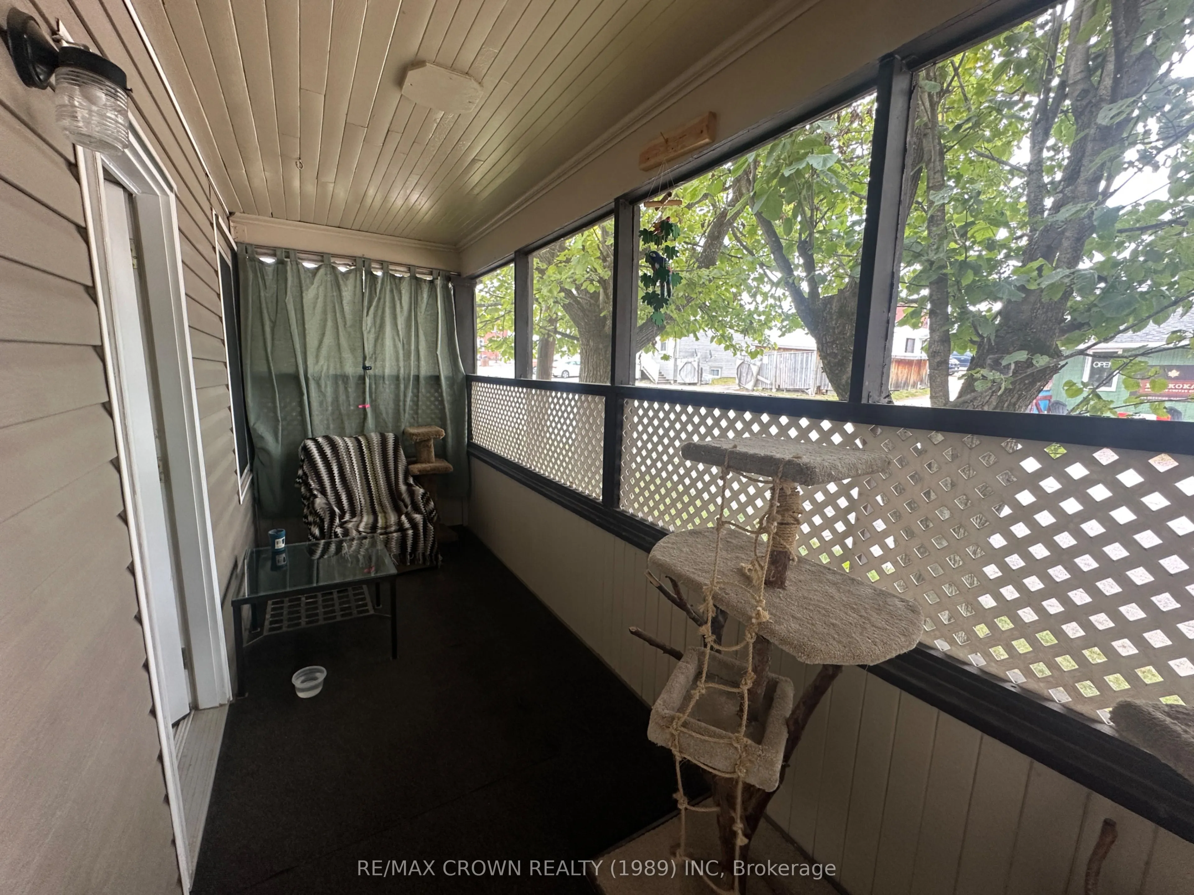 62 Memorial Park Drive W