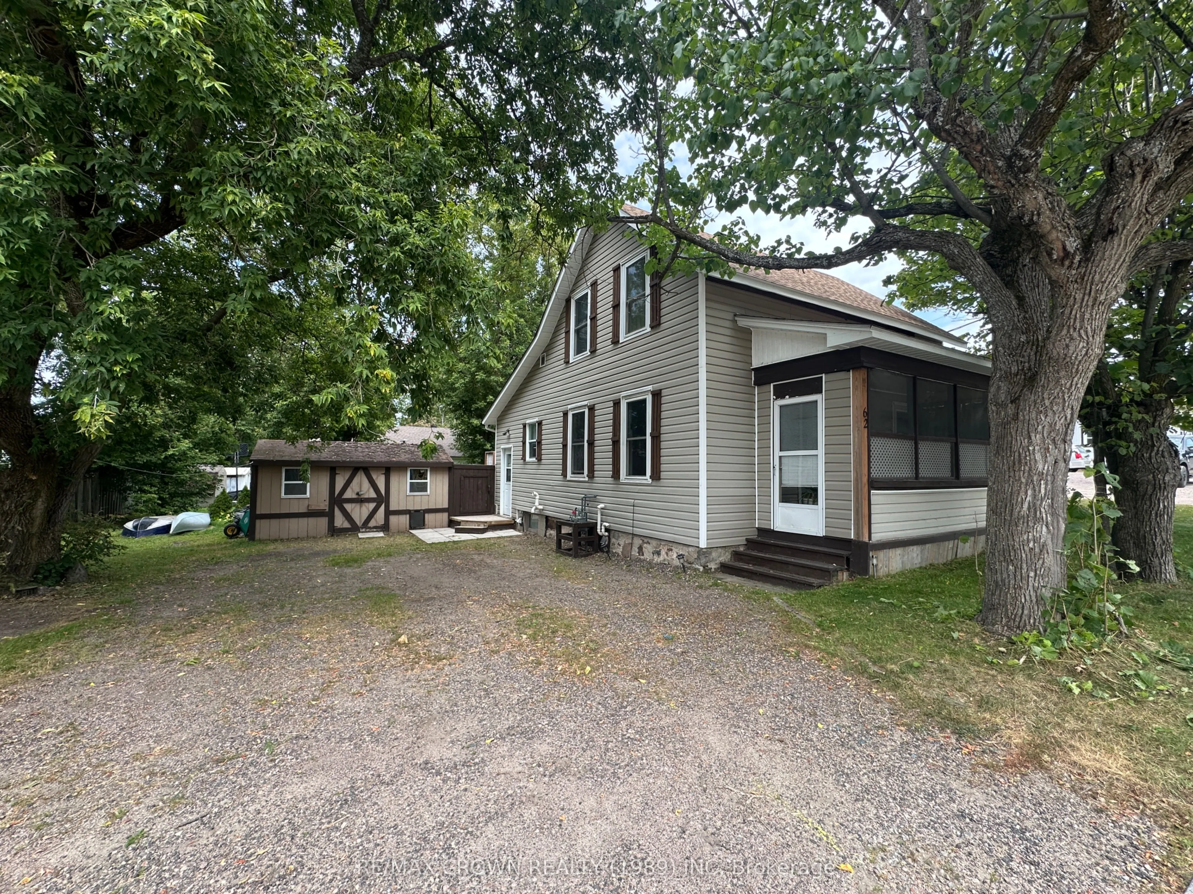 62 Memorial Park Drive W
