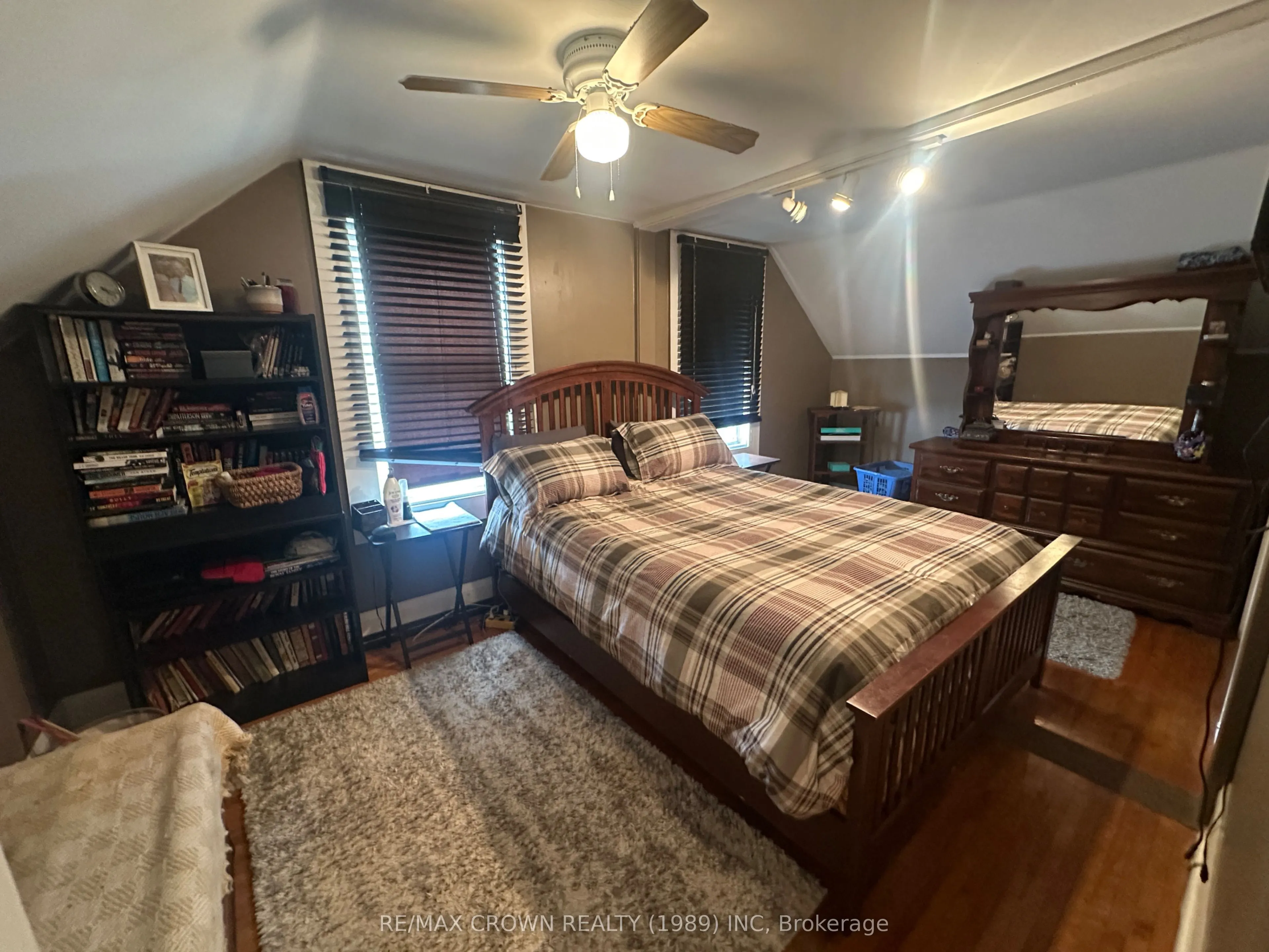 62 Memorial Park Drive W