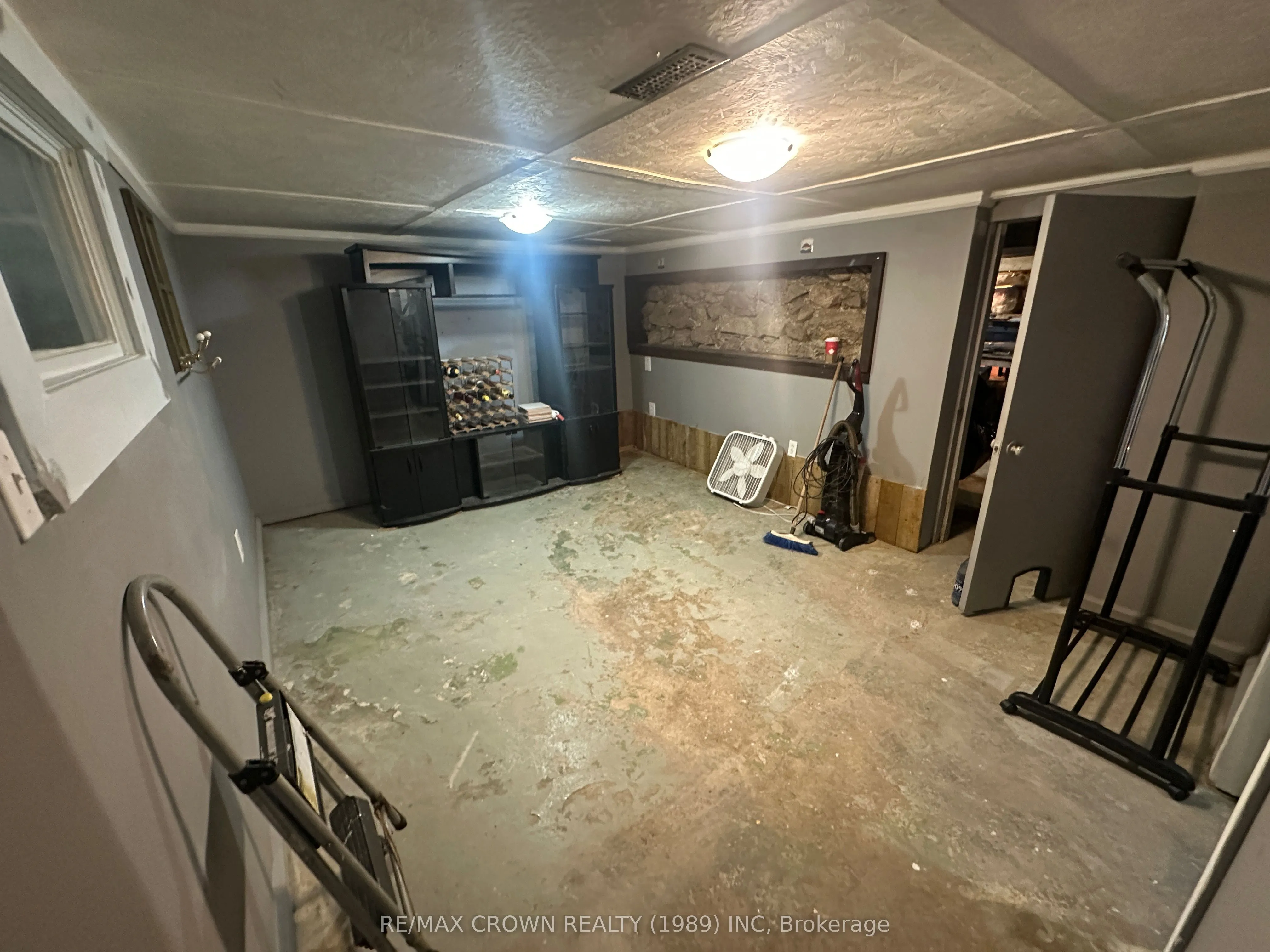 62 Memorial Park Drive W