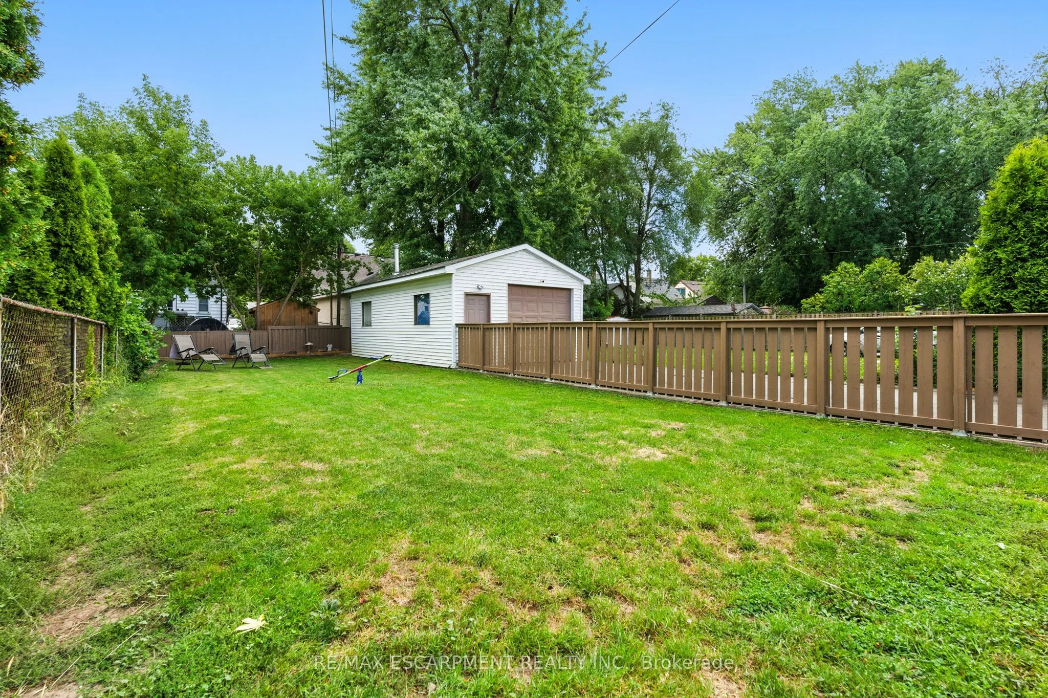172 Adair Avenue N