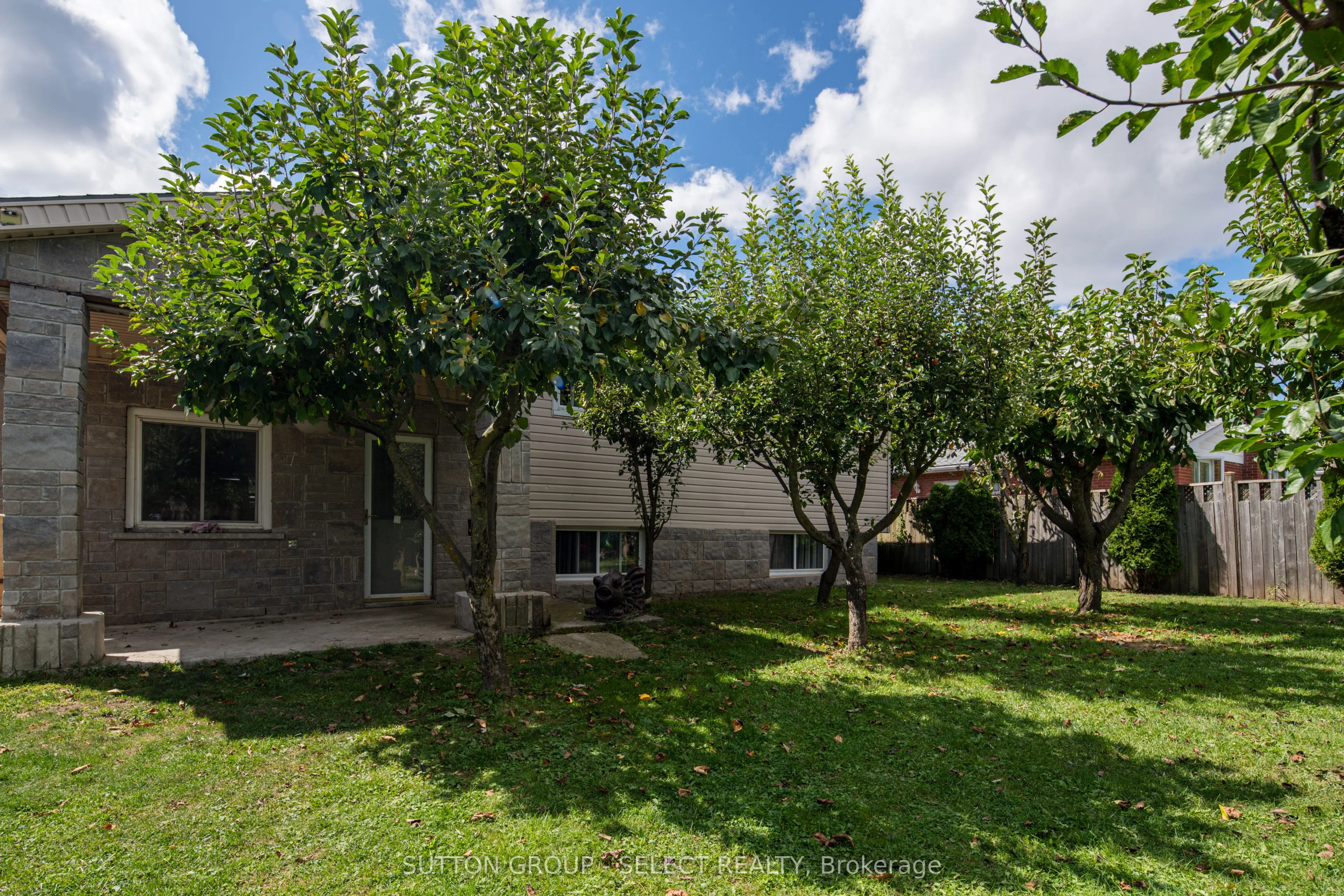 1192 JALNA Boulevard