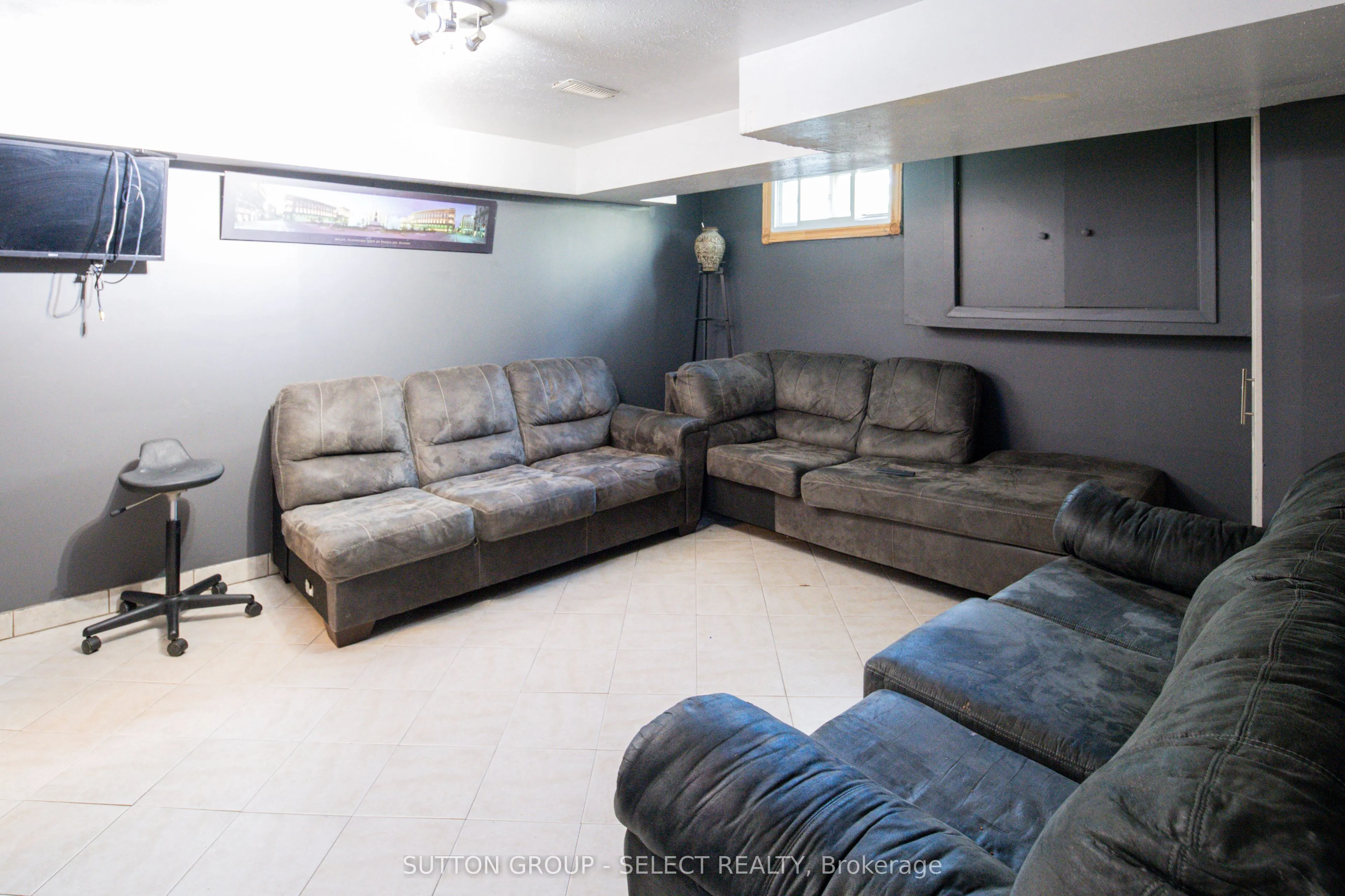 1192 JALNA Boulevard