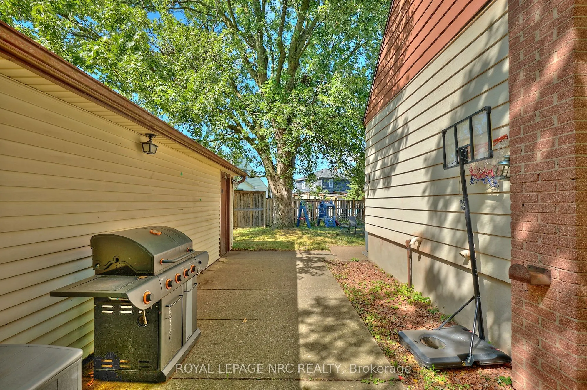 7221 Windsor Crescent