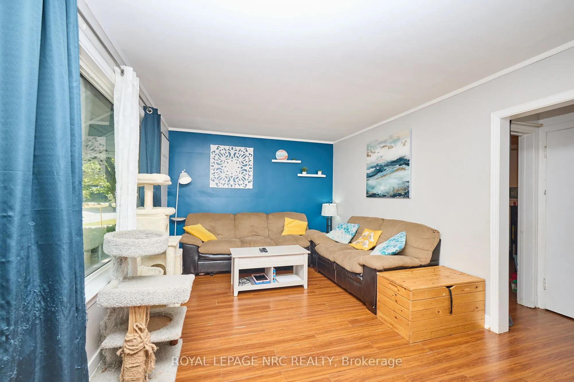7221 Windsor Crescent