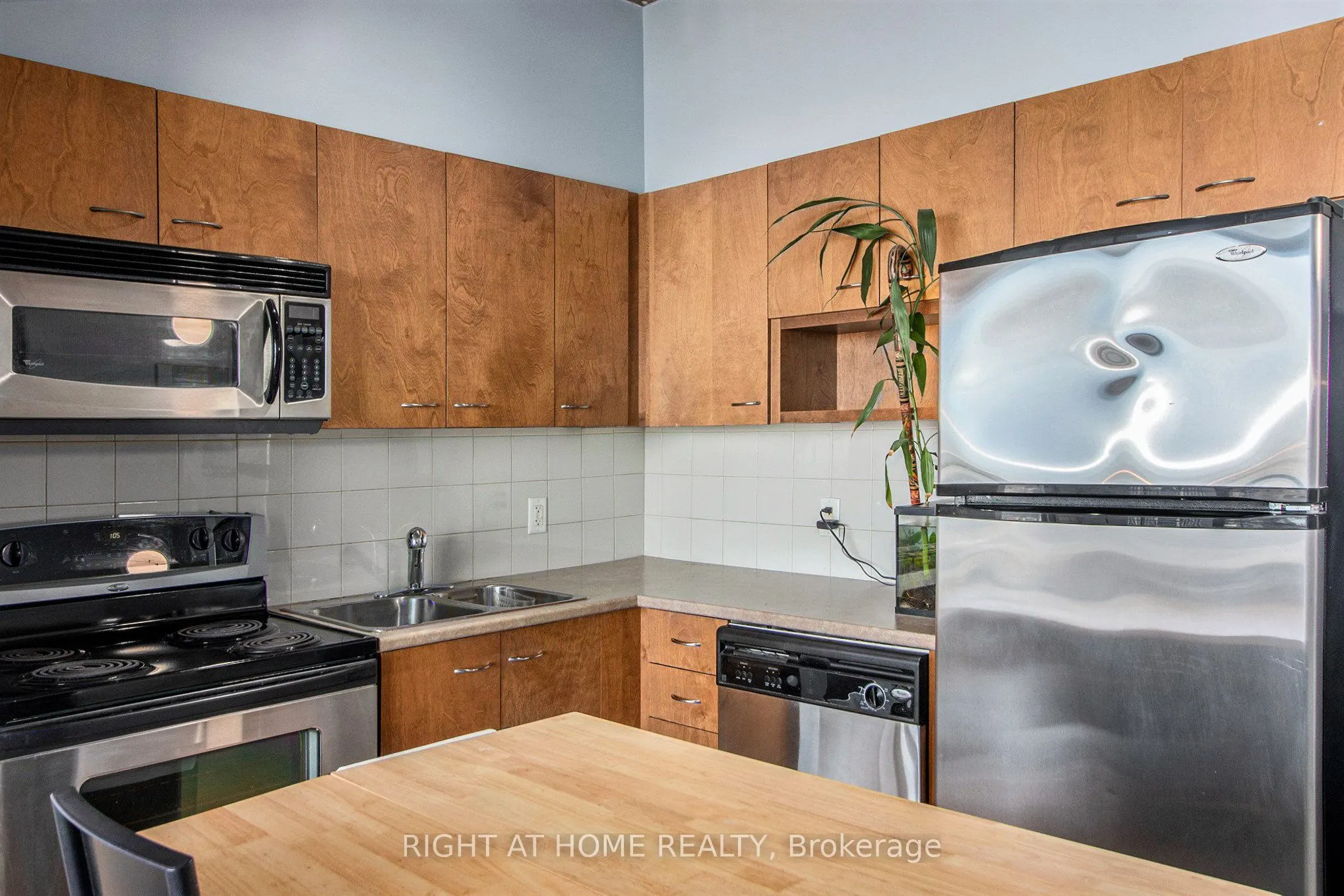 179 George Street N, #1102