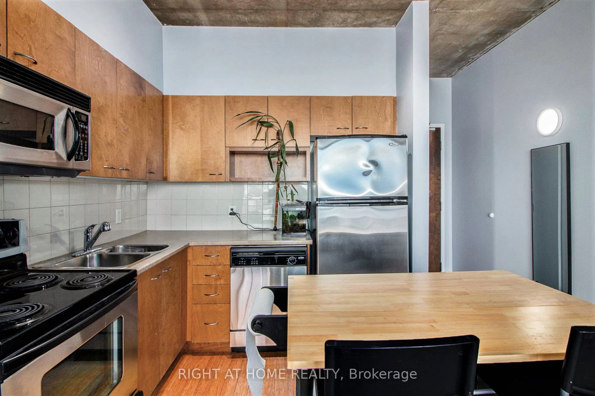 179 George Street N, #1102