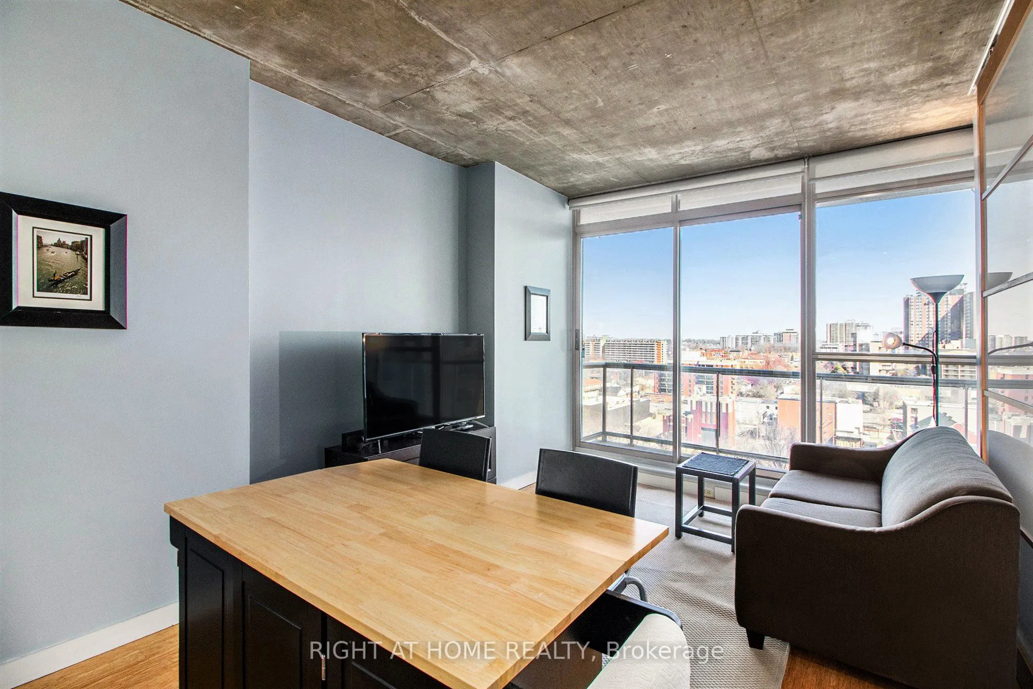 179 George Street N, #1102