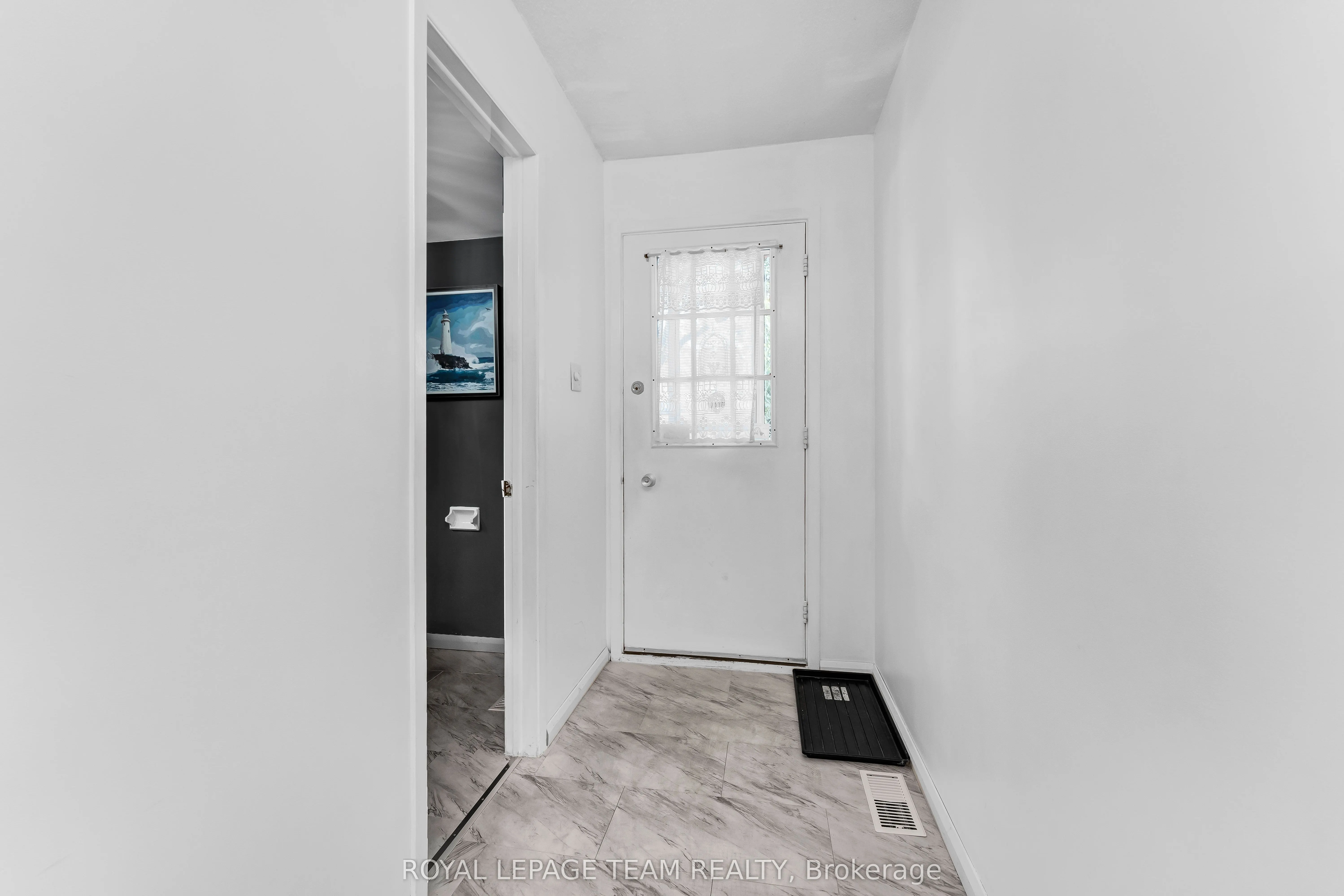2415 SOUTHVALE Crescent