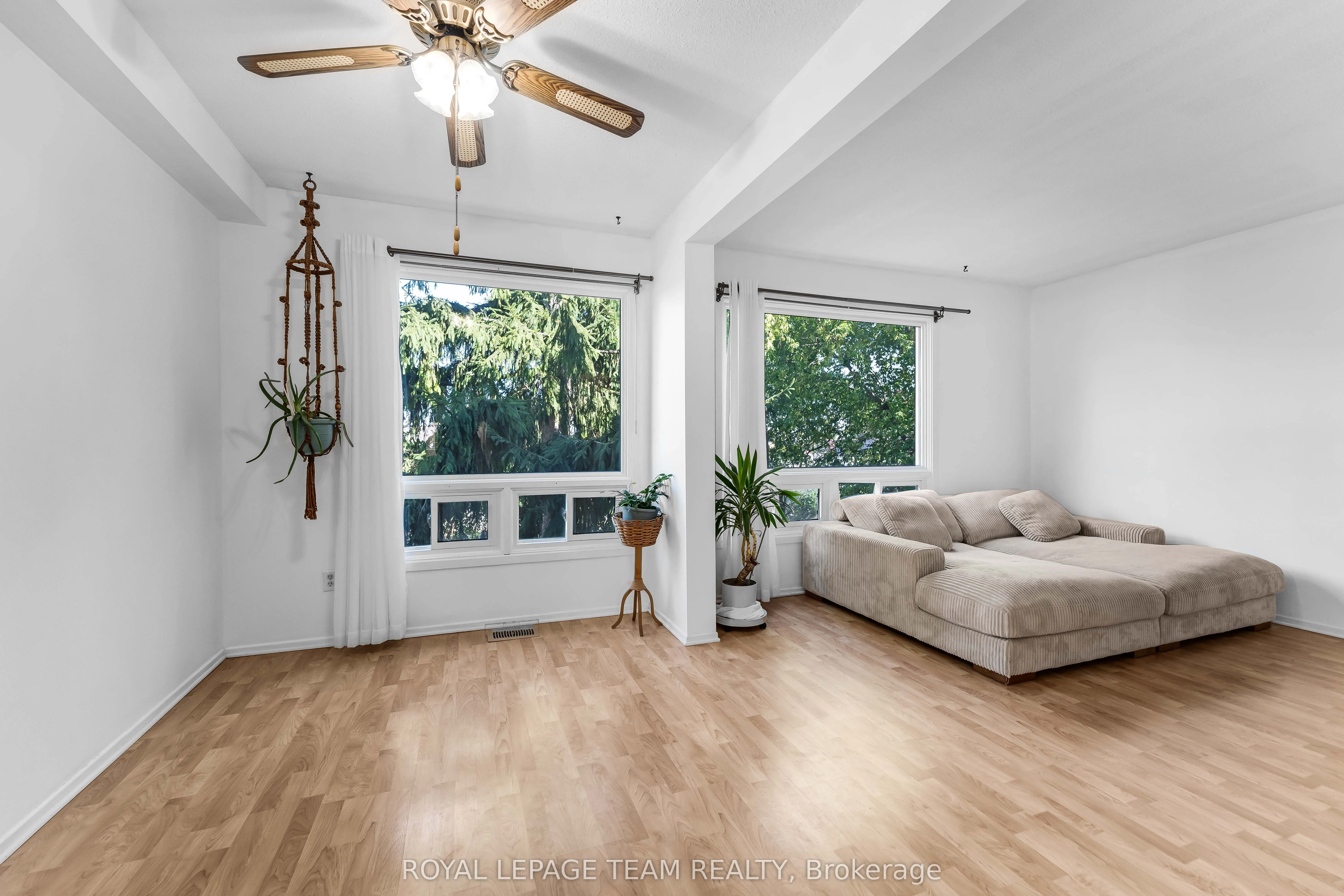 2415 SOUTHVALE Crescent
