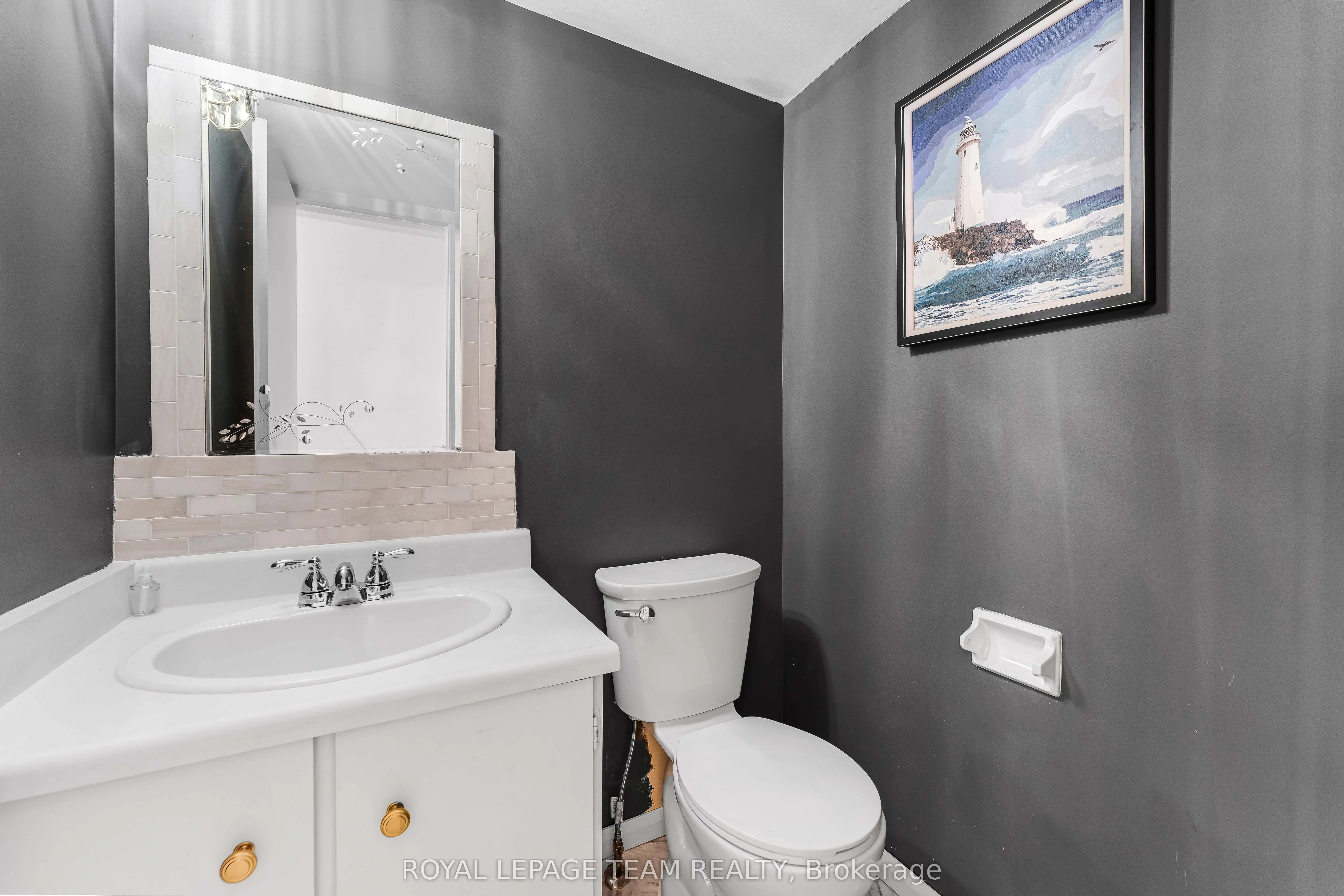 2415 SOUTHVALE Crescent