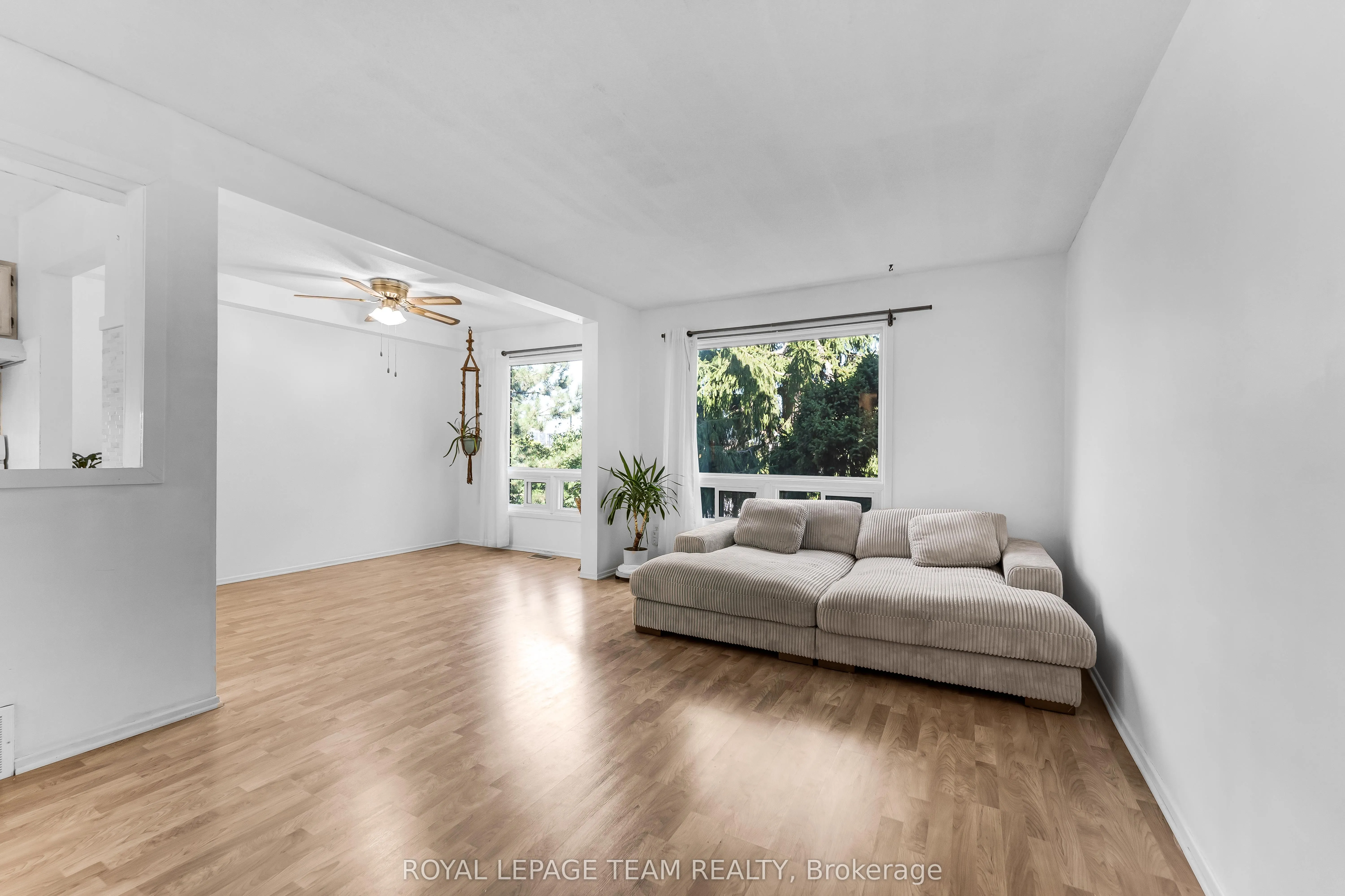 2415 SOUTHVALE Crescent