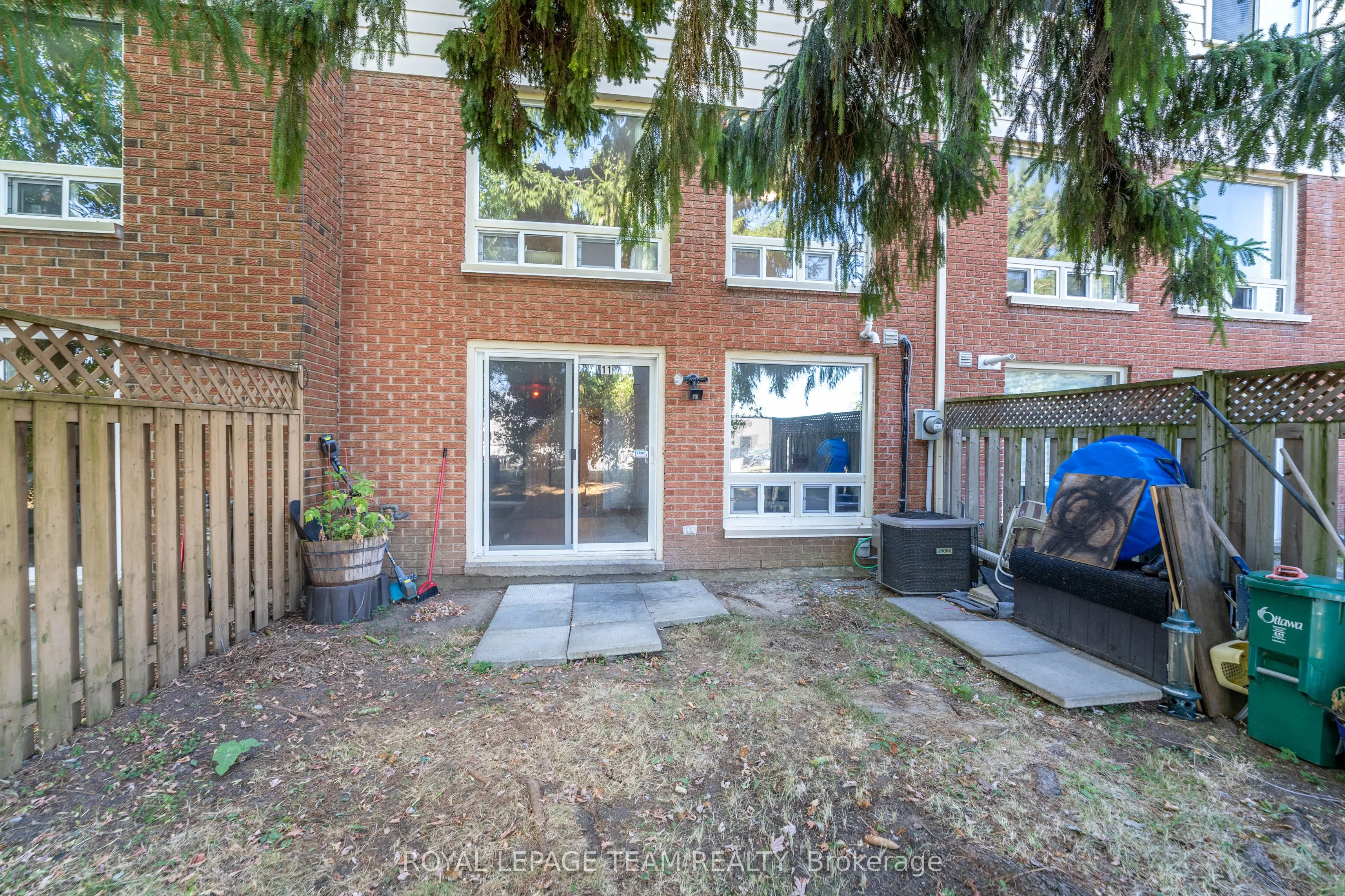 2415 SOUTHVALE Crescent