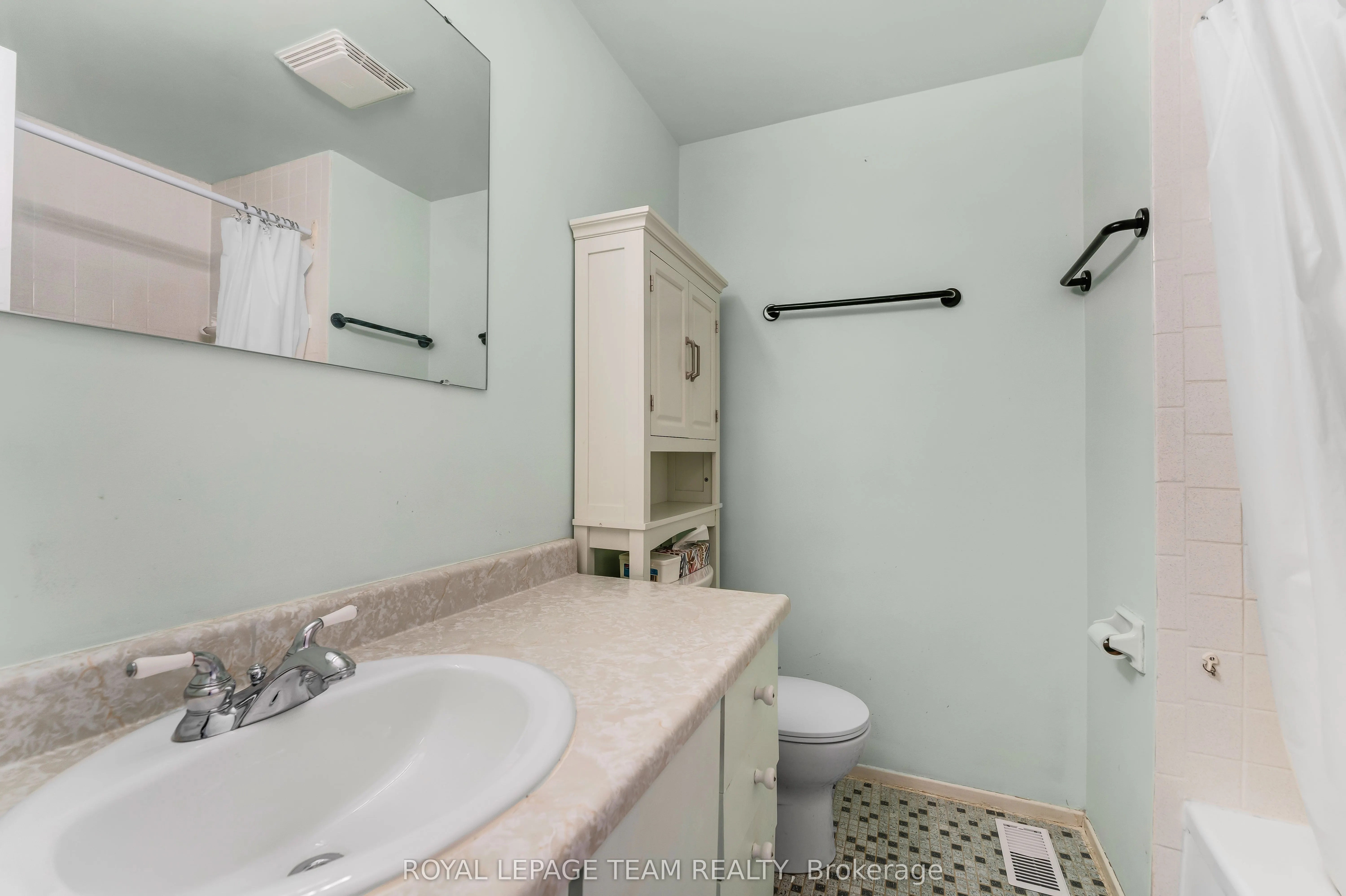 2415 SOUTHVALE Crescent