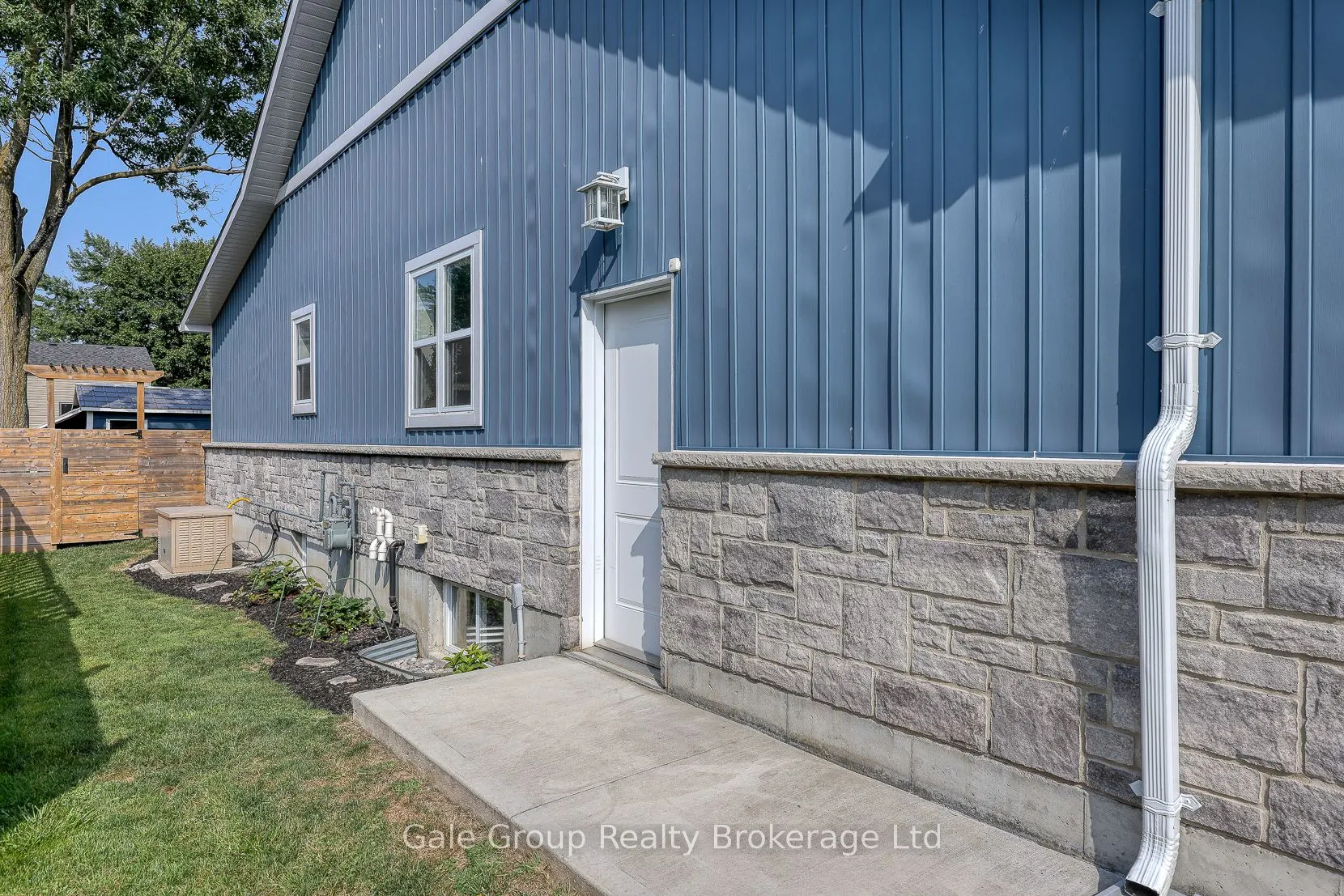 435 Queen Street