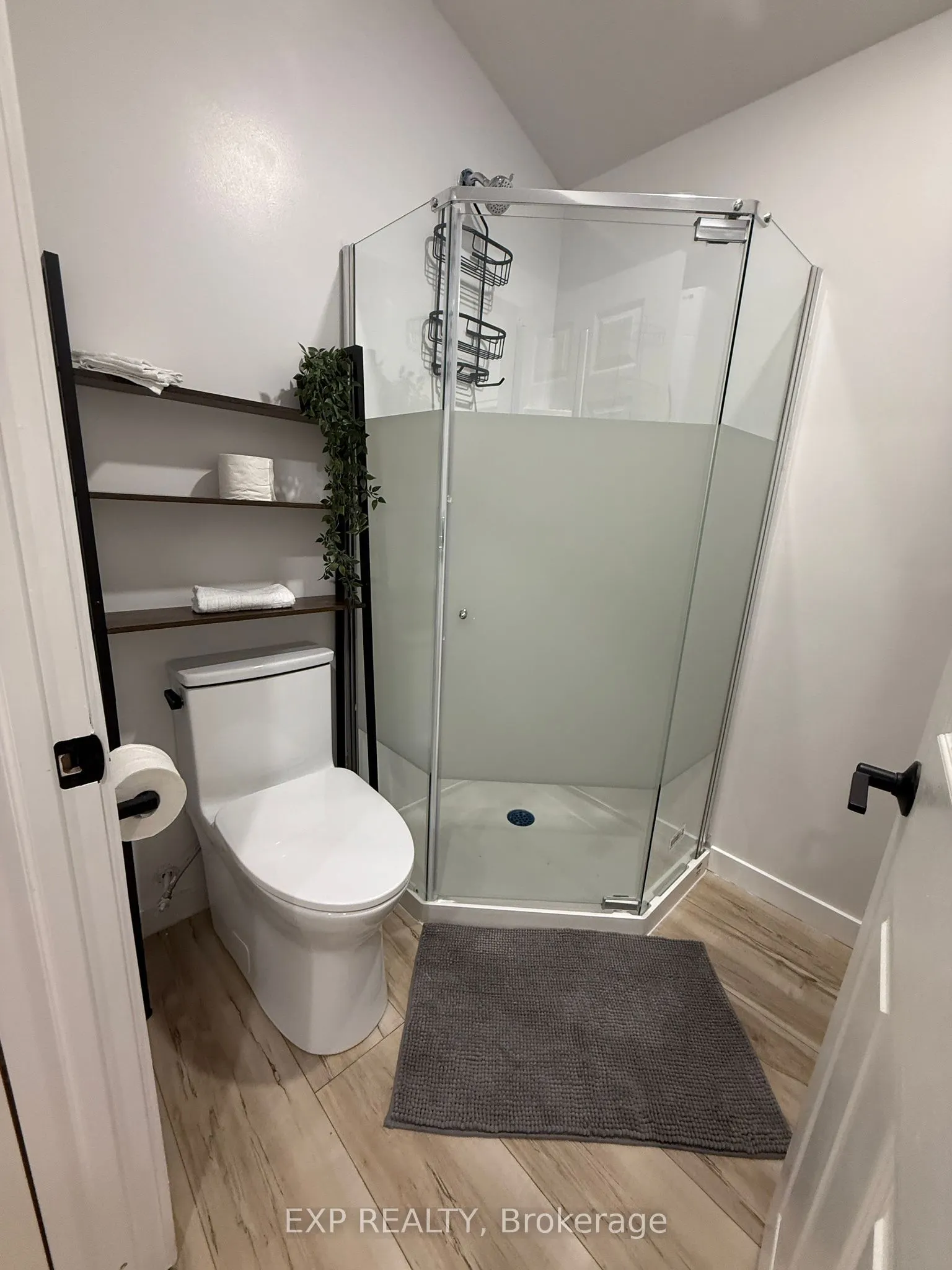 564 Brunel Street, #3