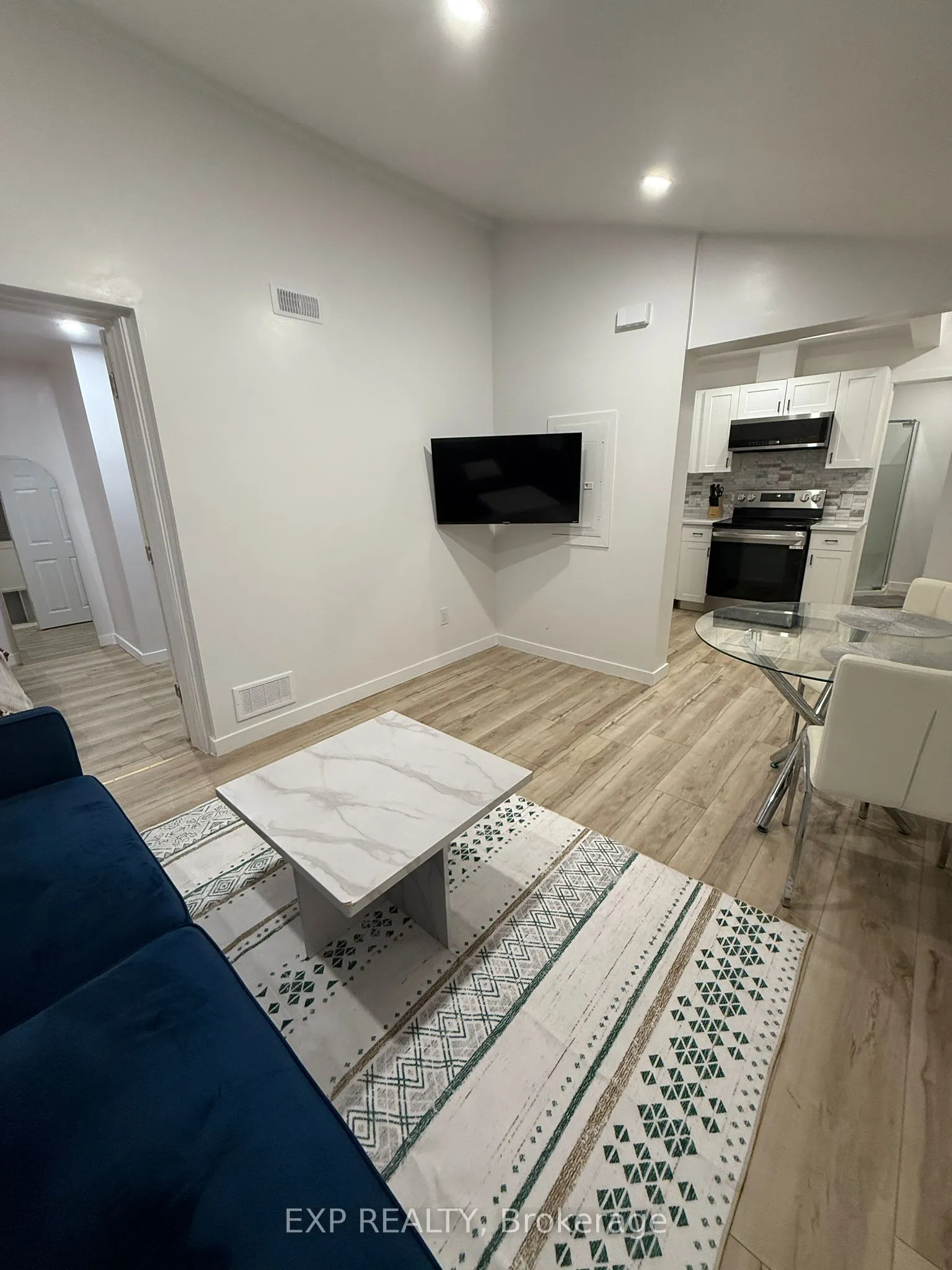 564 Brunel Street, #3