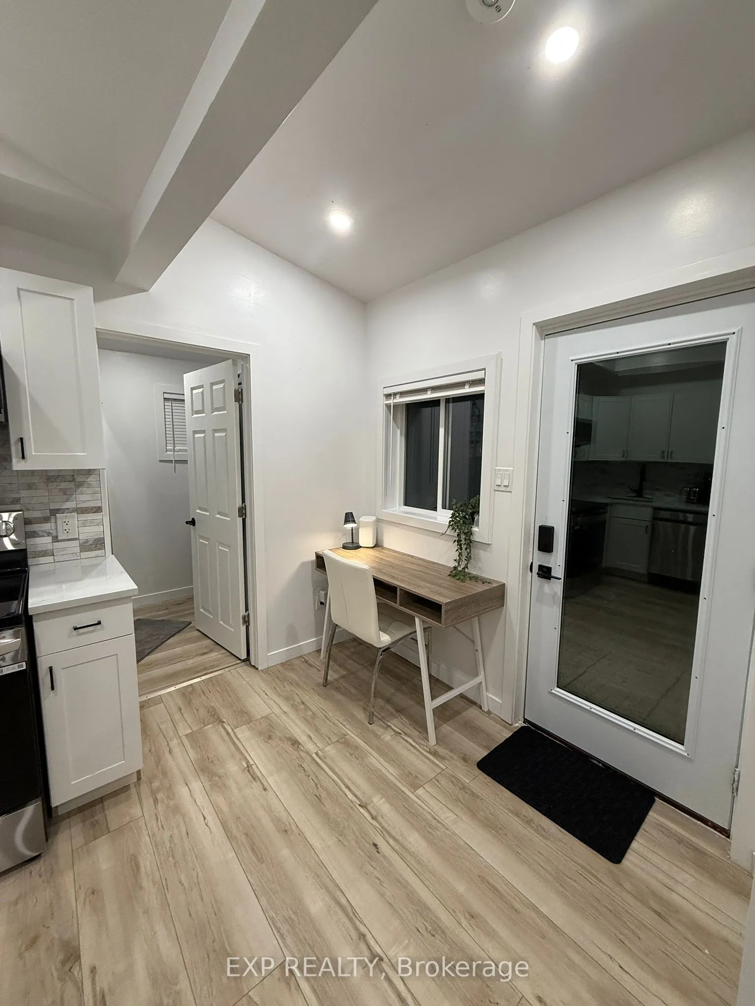 564 Brunel Street, #3