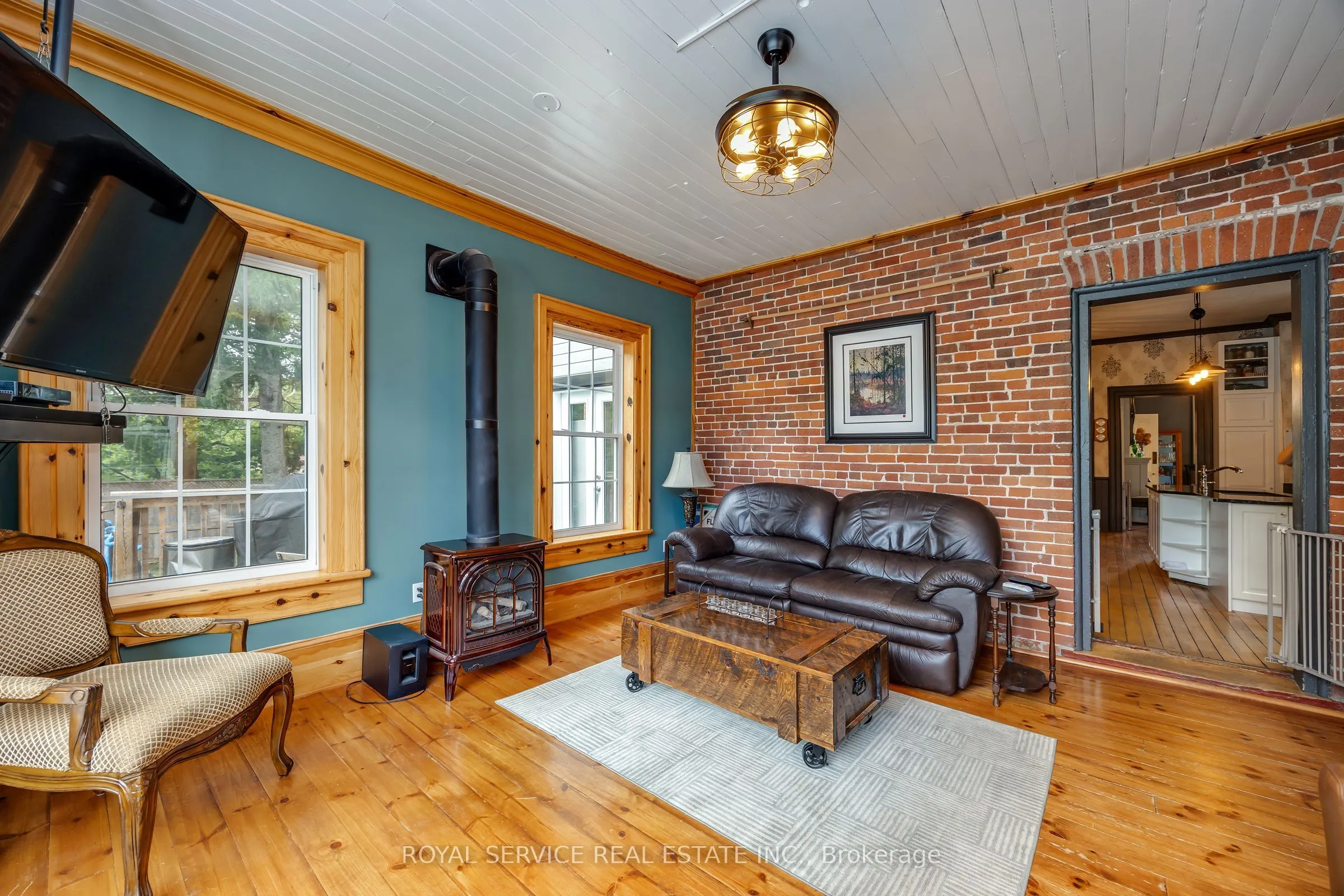 60 King Street W