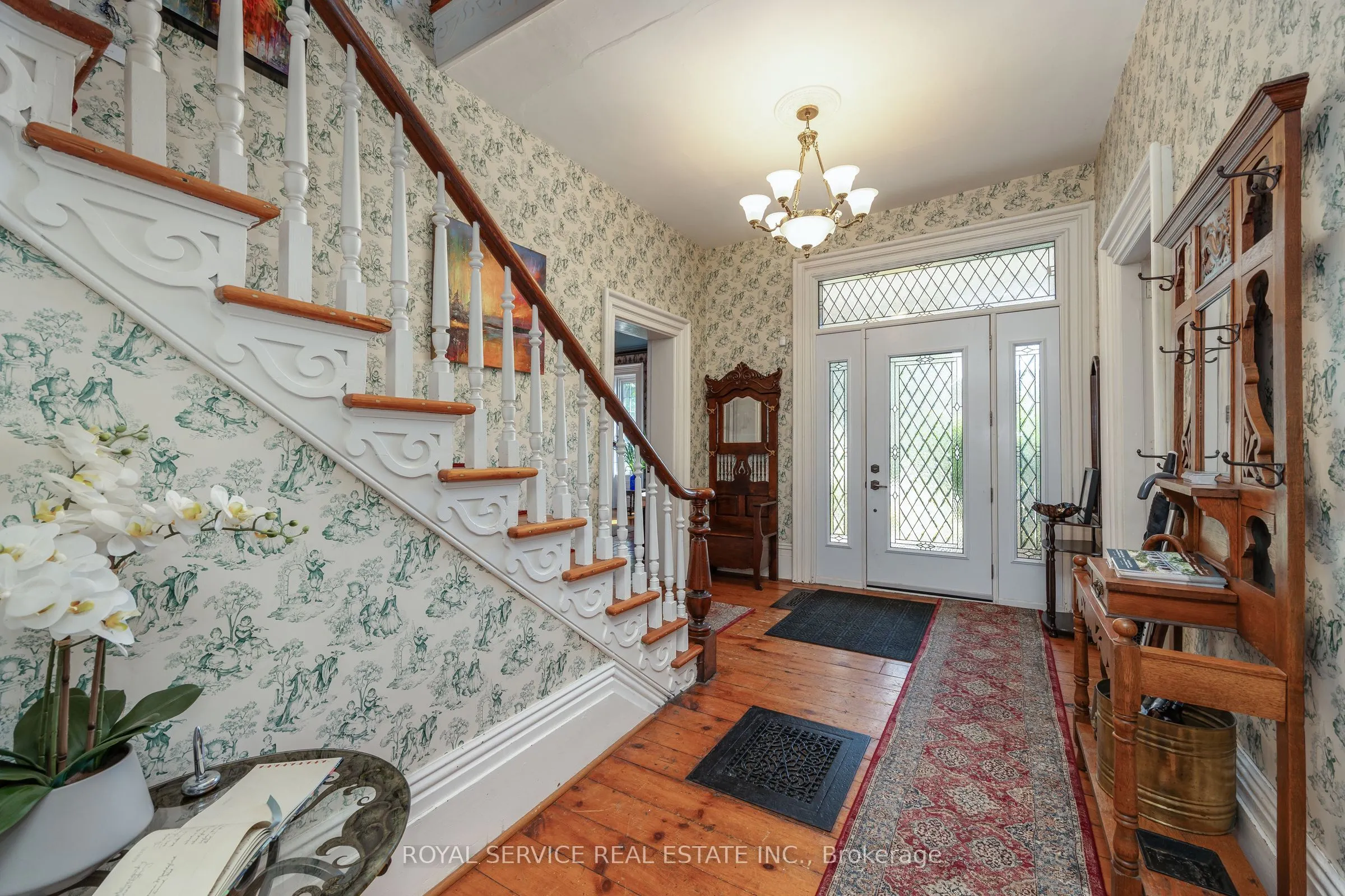 60 King Street W