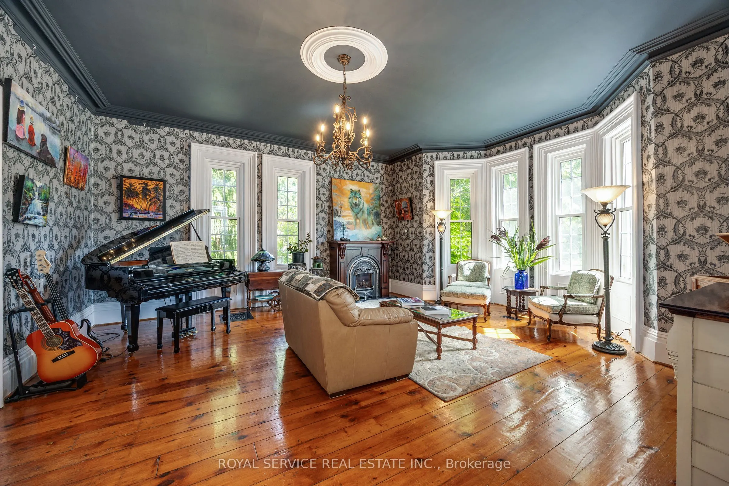 60 King Street W