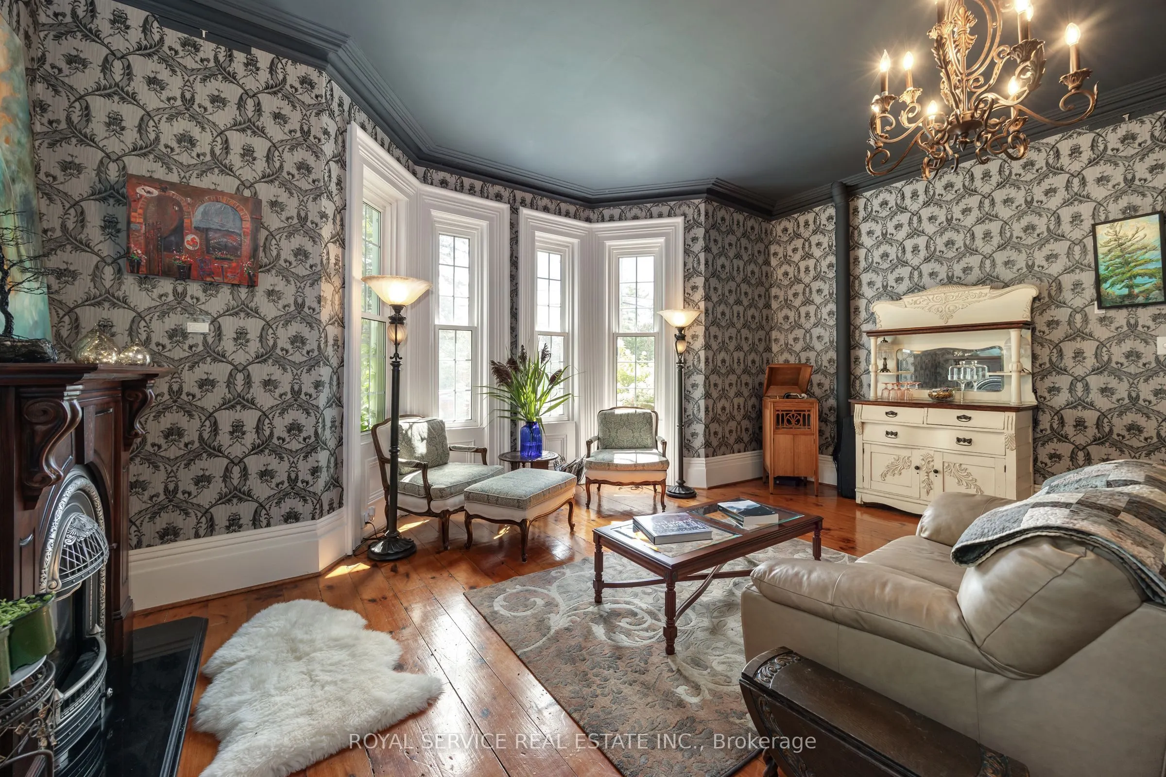 60 King Street W