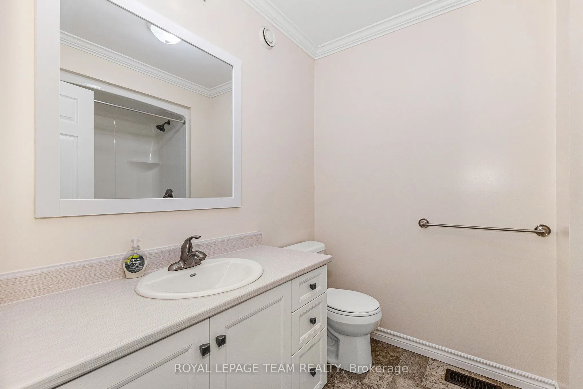 2833 Dunrobin Road