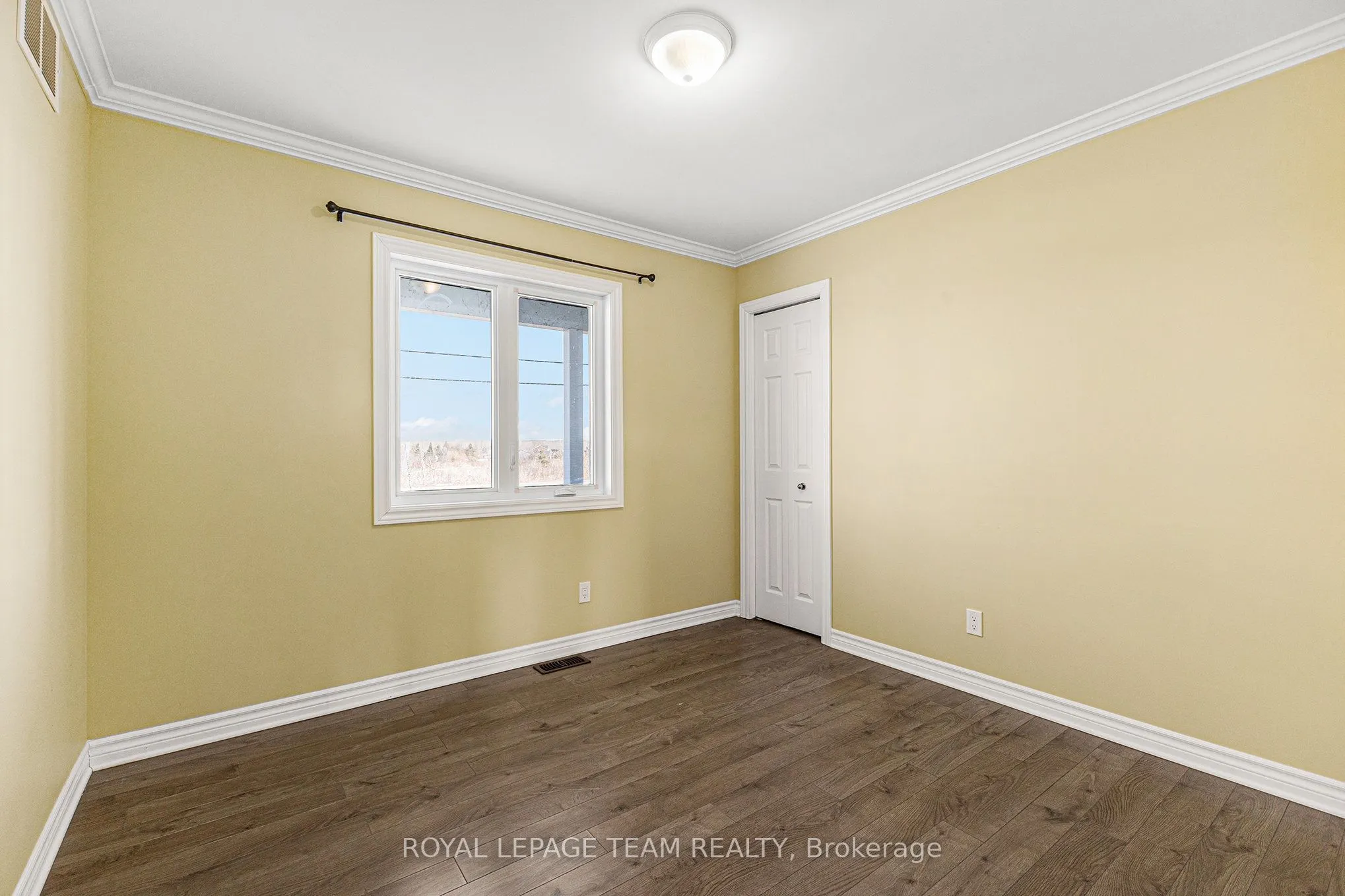 2833 Dunrobin Road