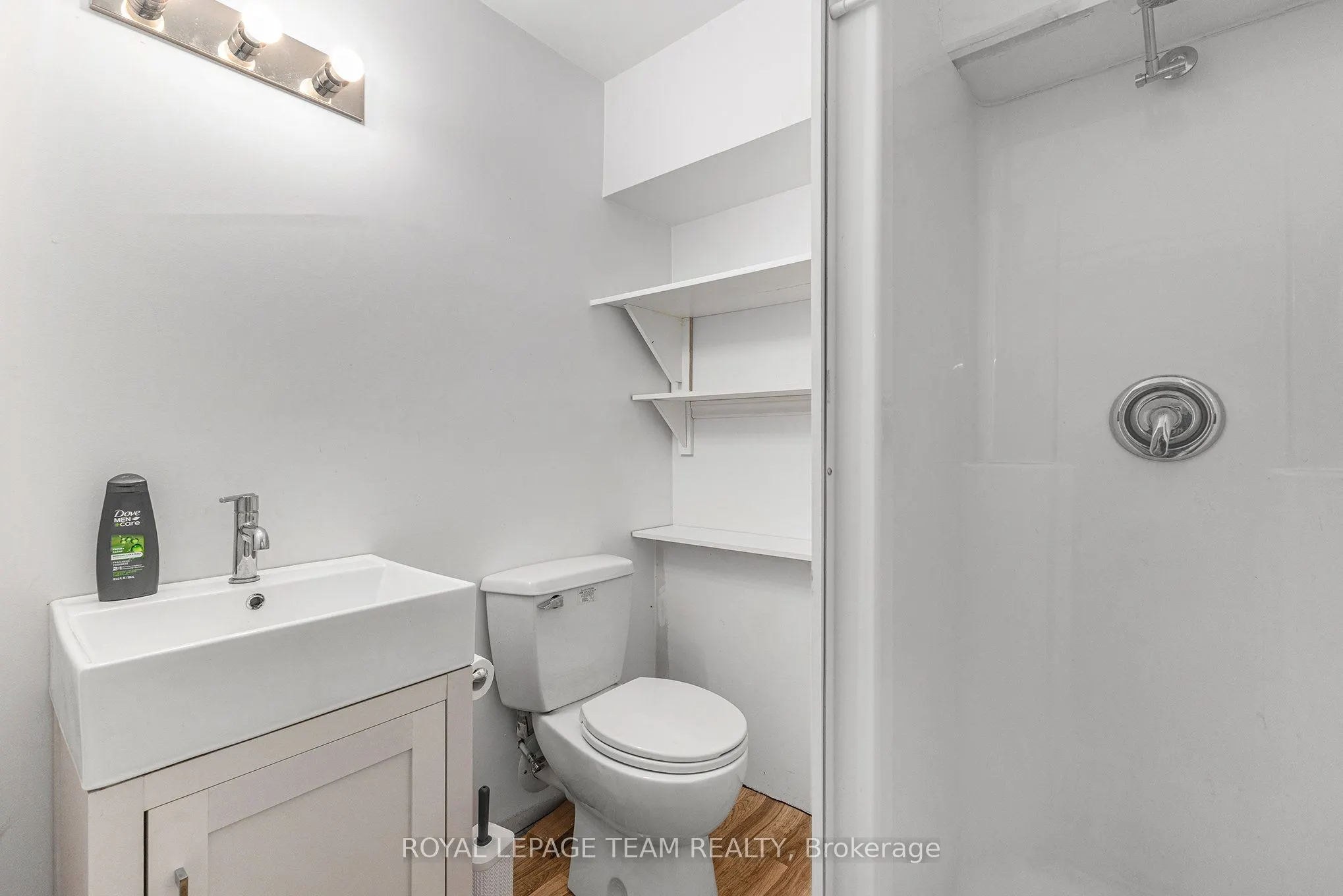 2833 Dunrobin Road