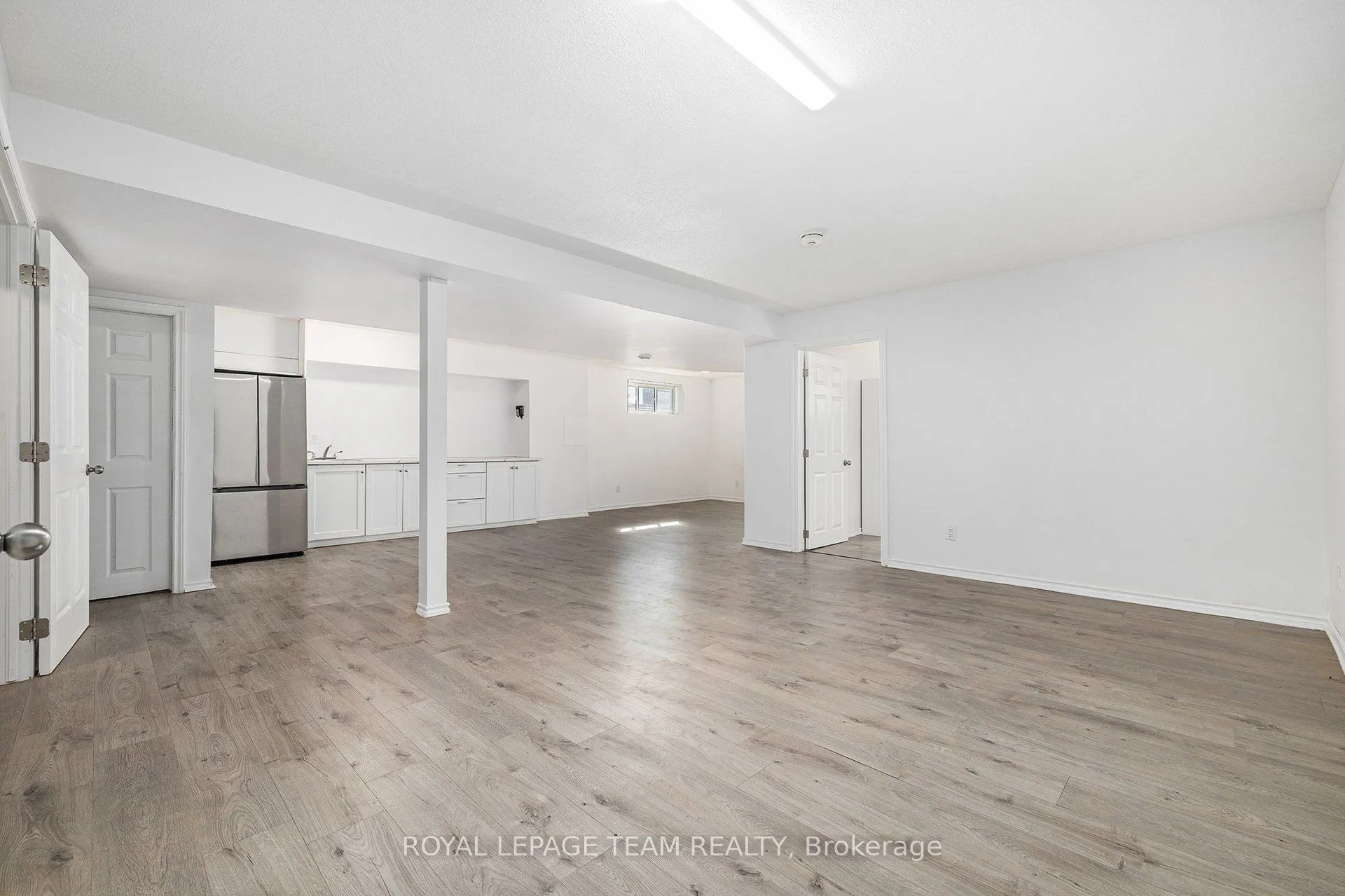 2833 Dunrobin Road