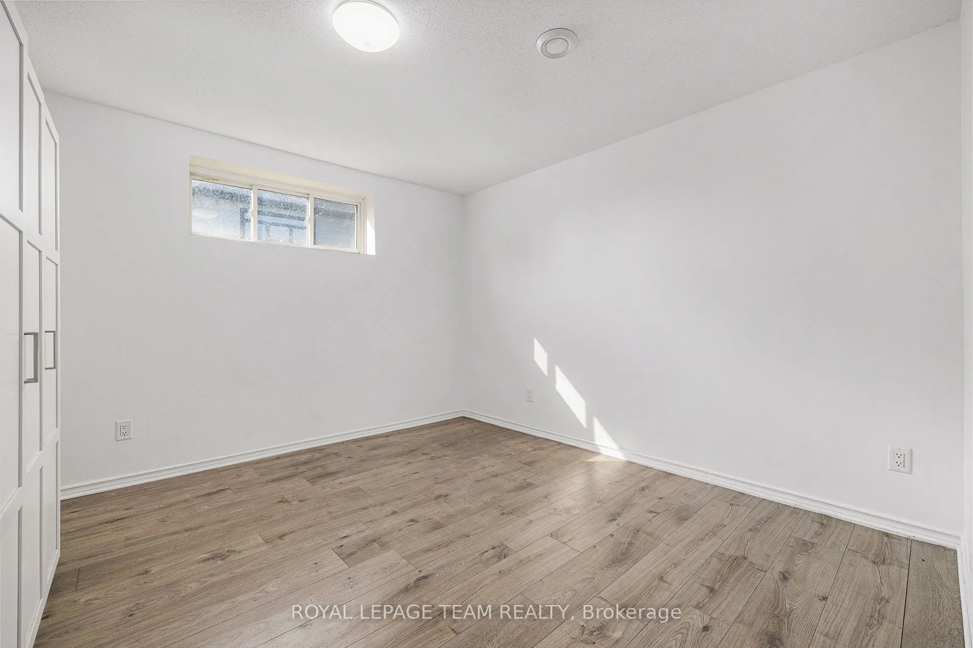 2833 Dunrobin Road
