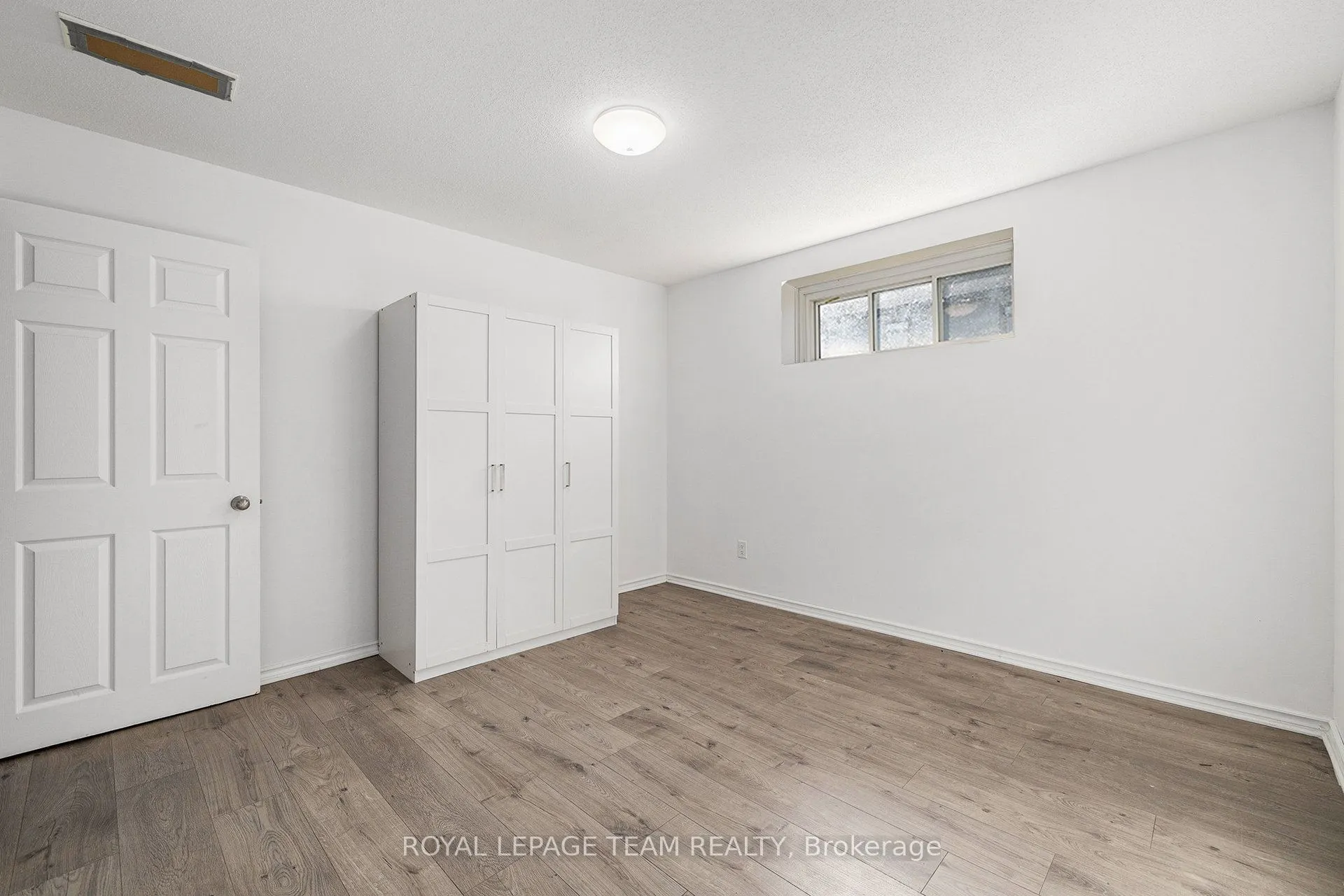 2833 Dunrobin Road
