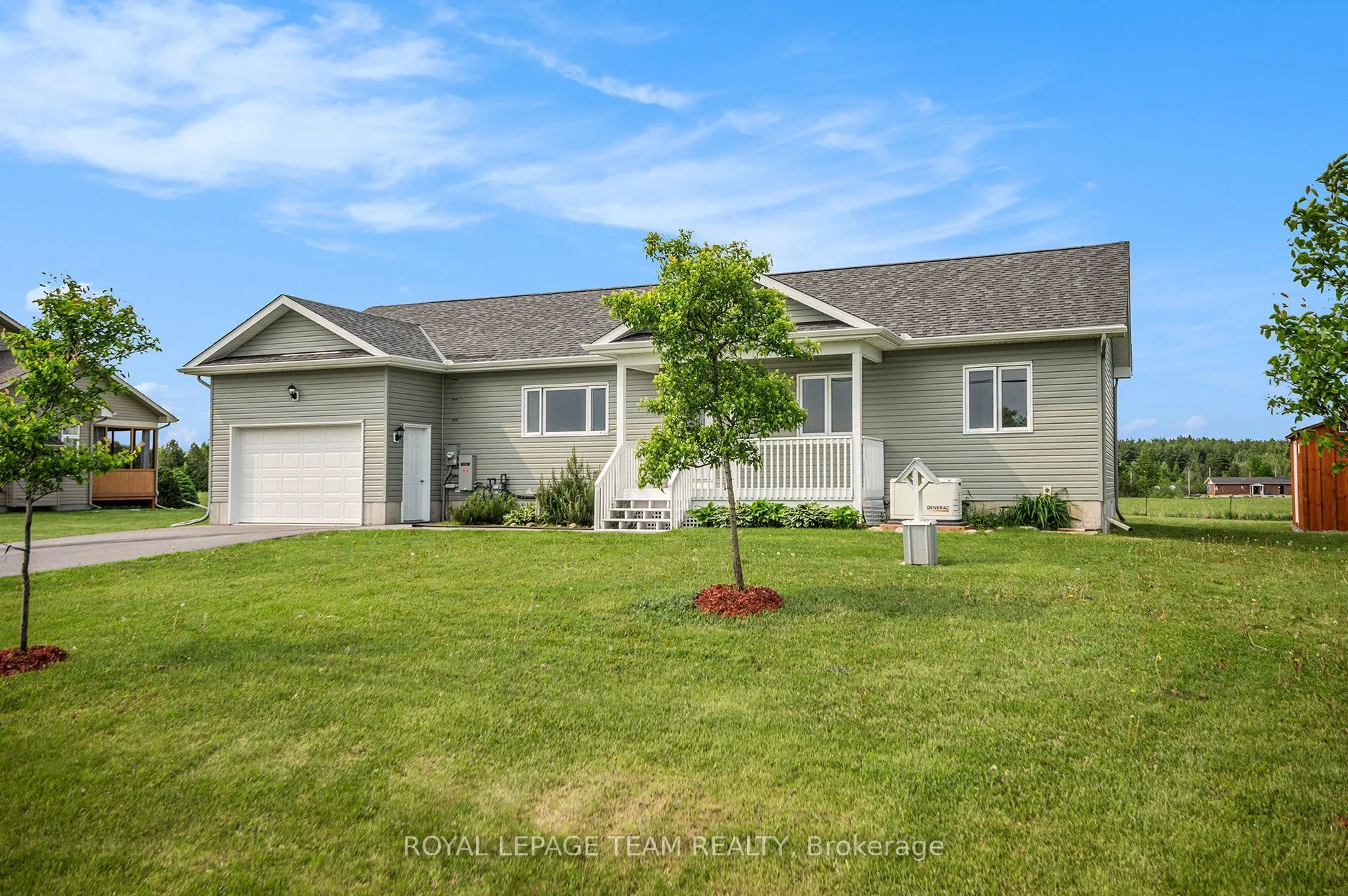 2833 Dunrobin Road