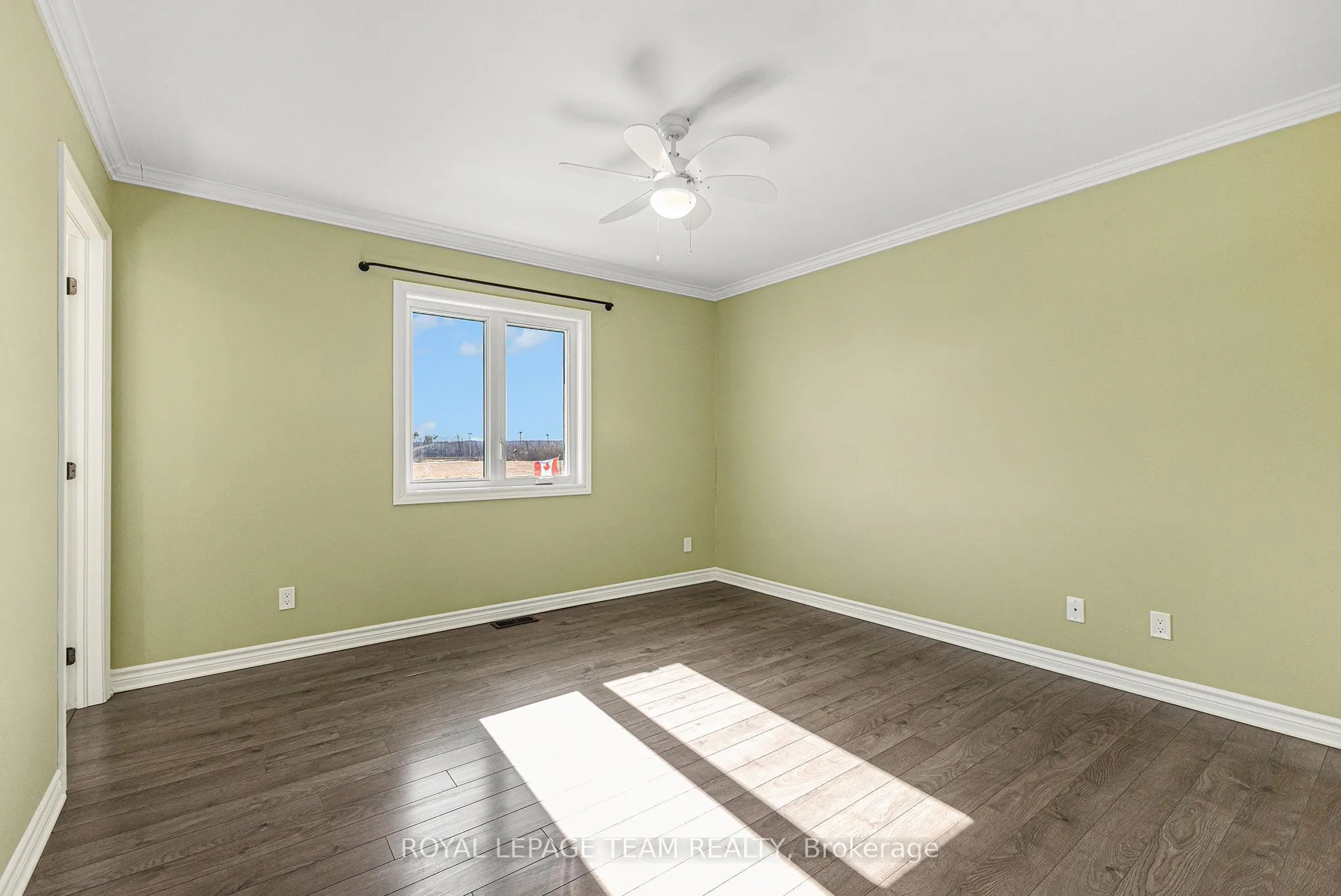 2833 Dunrobin Road