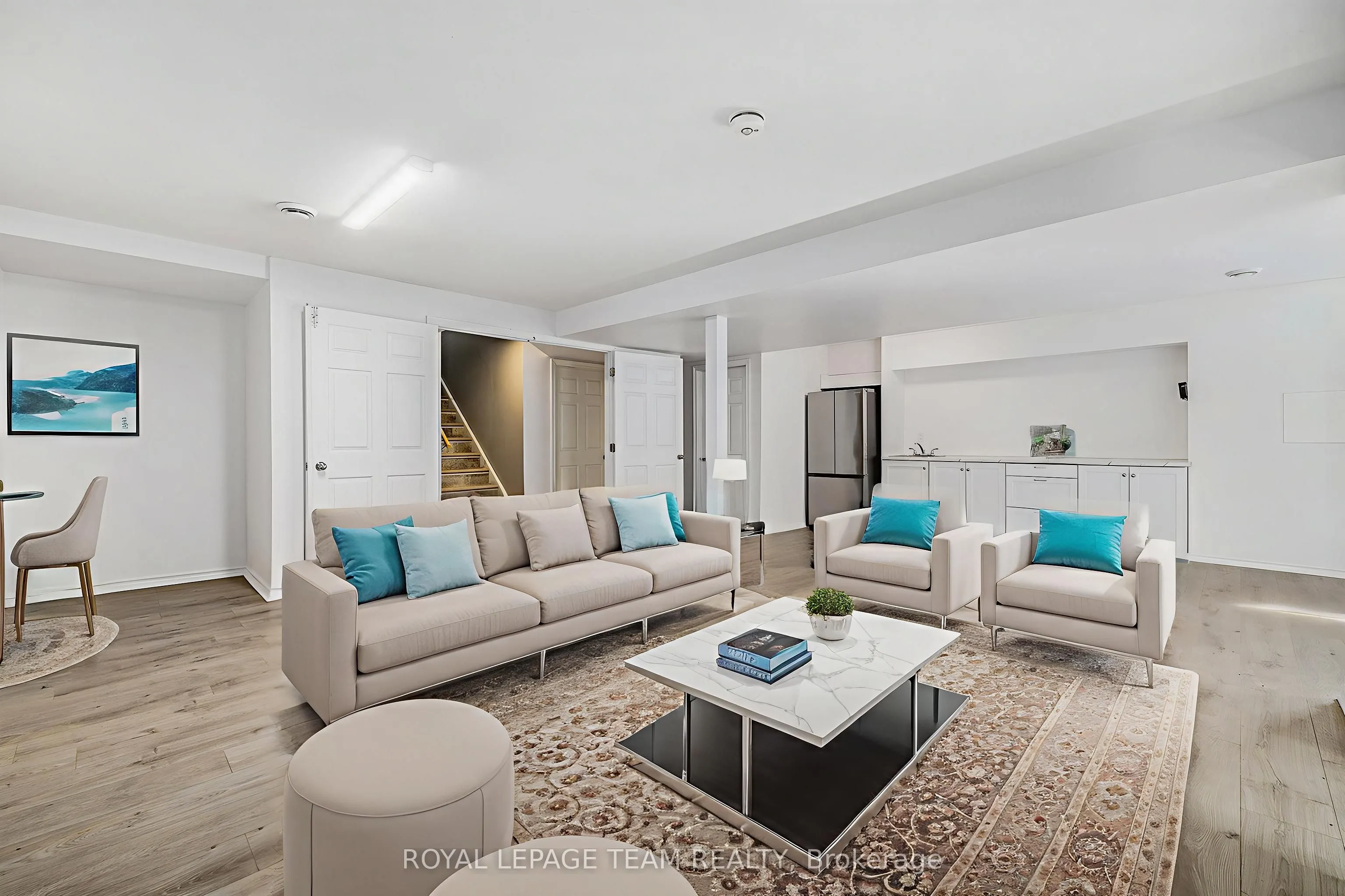 2833 Dunrobin Road