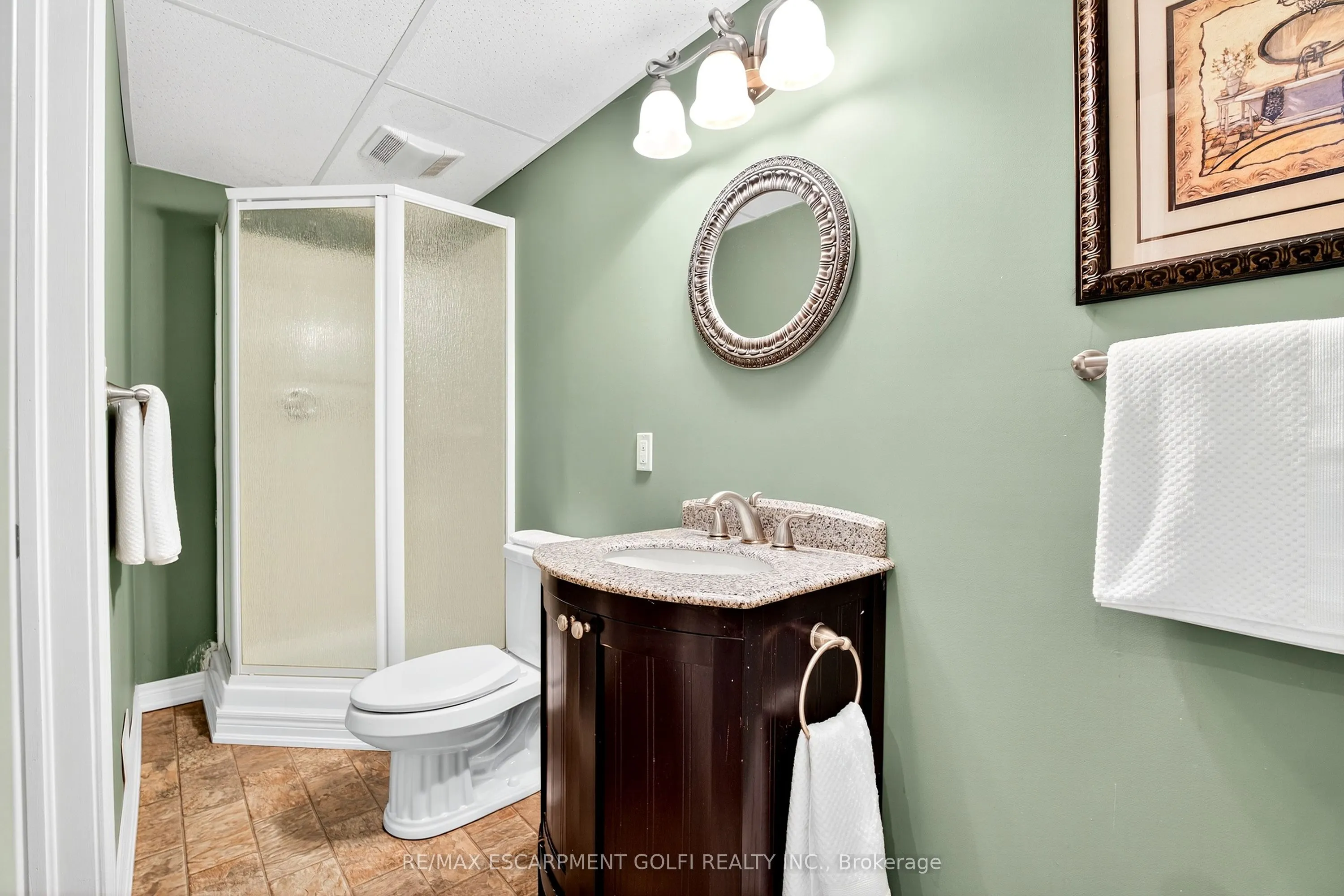 605 Welland Avenue, #33