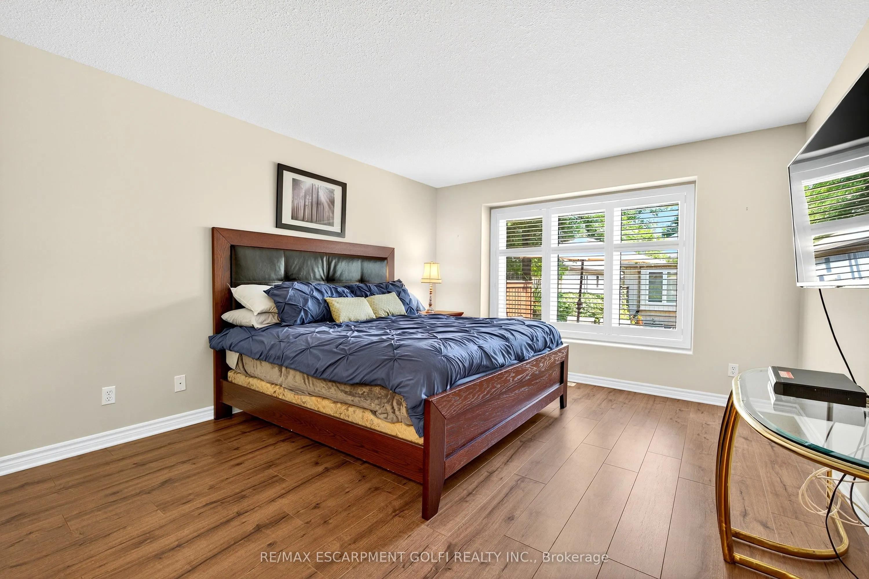 605 Welland Avenue, #33